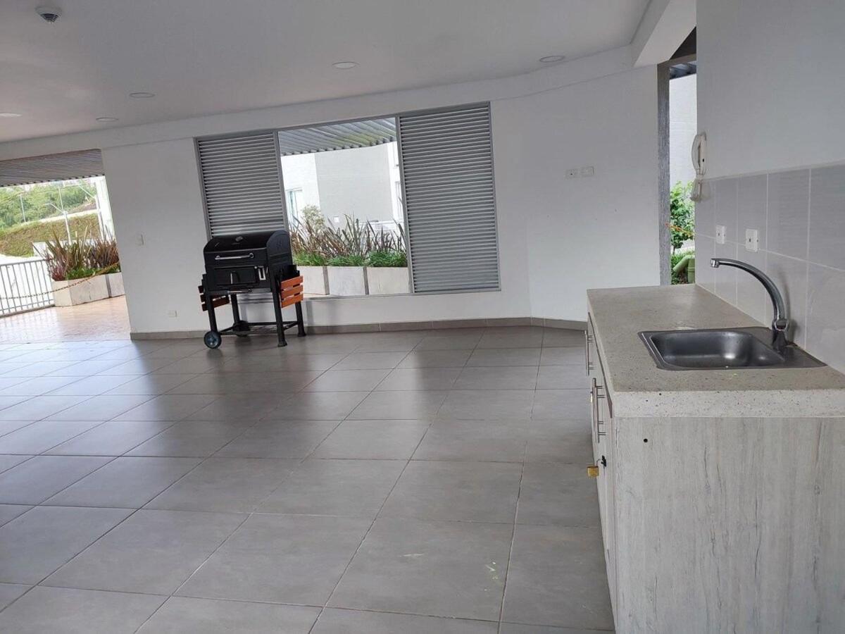 GURUS FR | Cómodo y Amplio apartamento con piscina en D/das