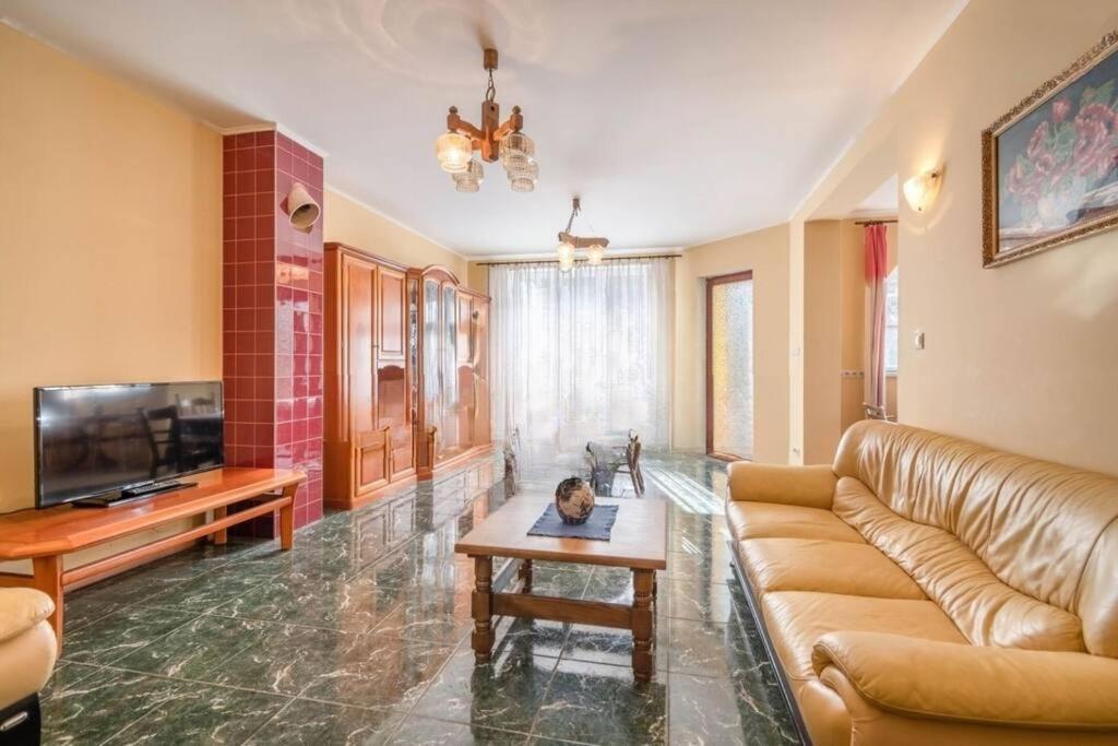 Okouzlující vila u jezera Lhota
