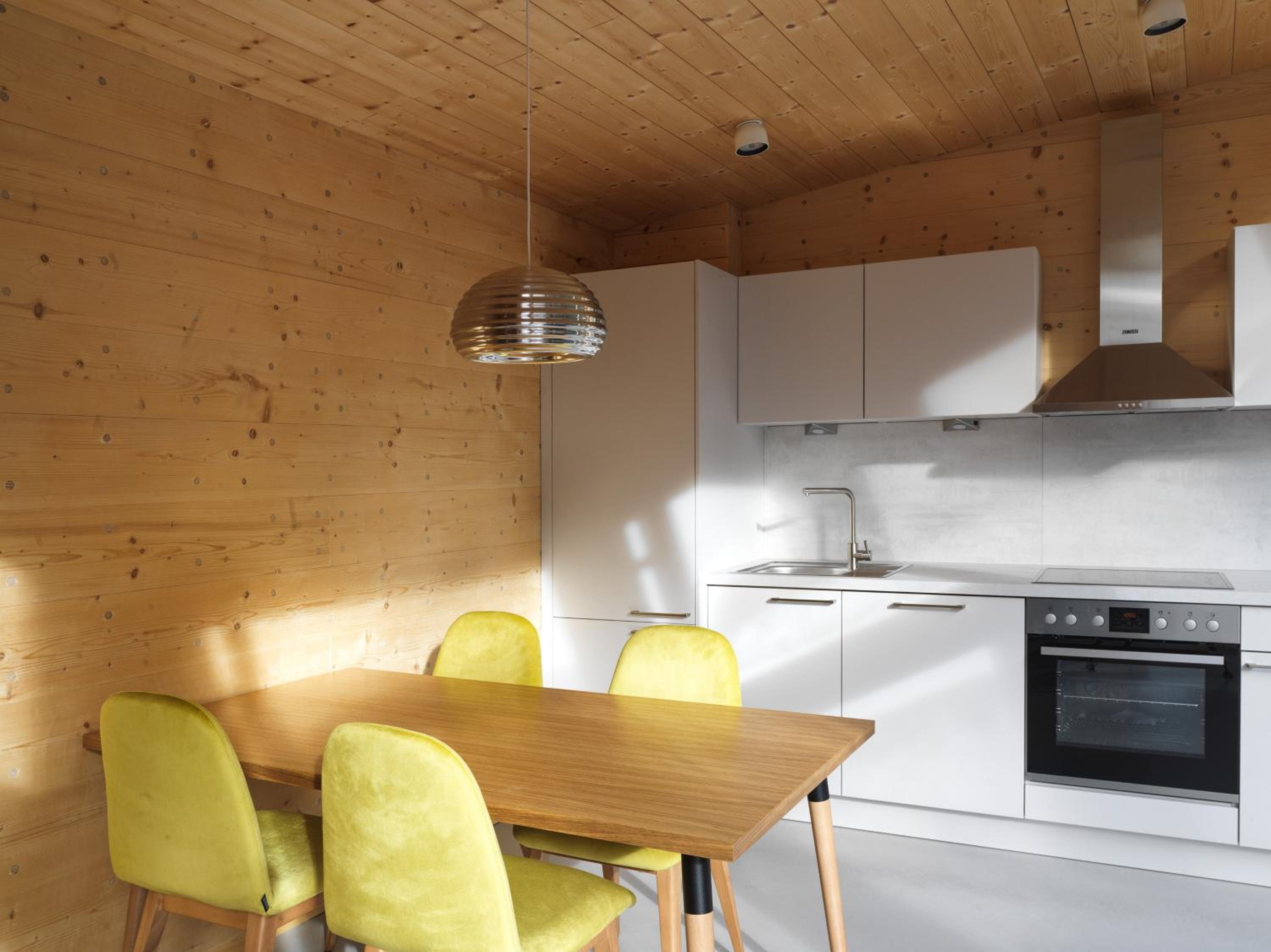 Mondholz - Urban Inn 24-7
