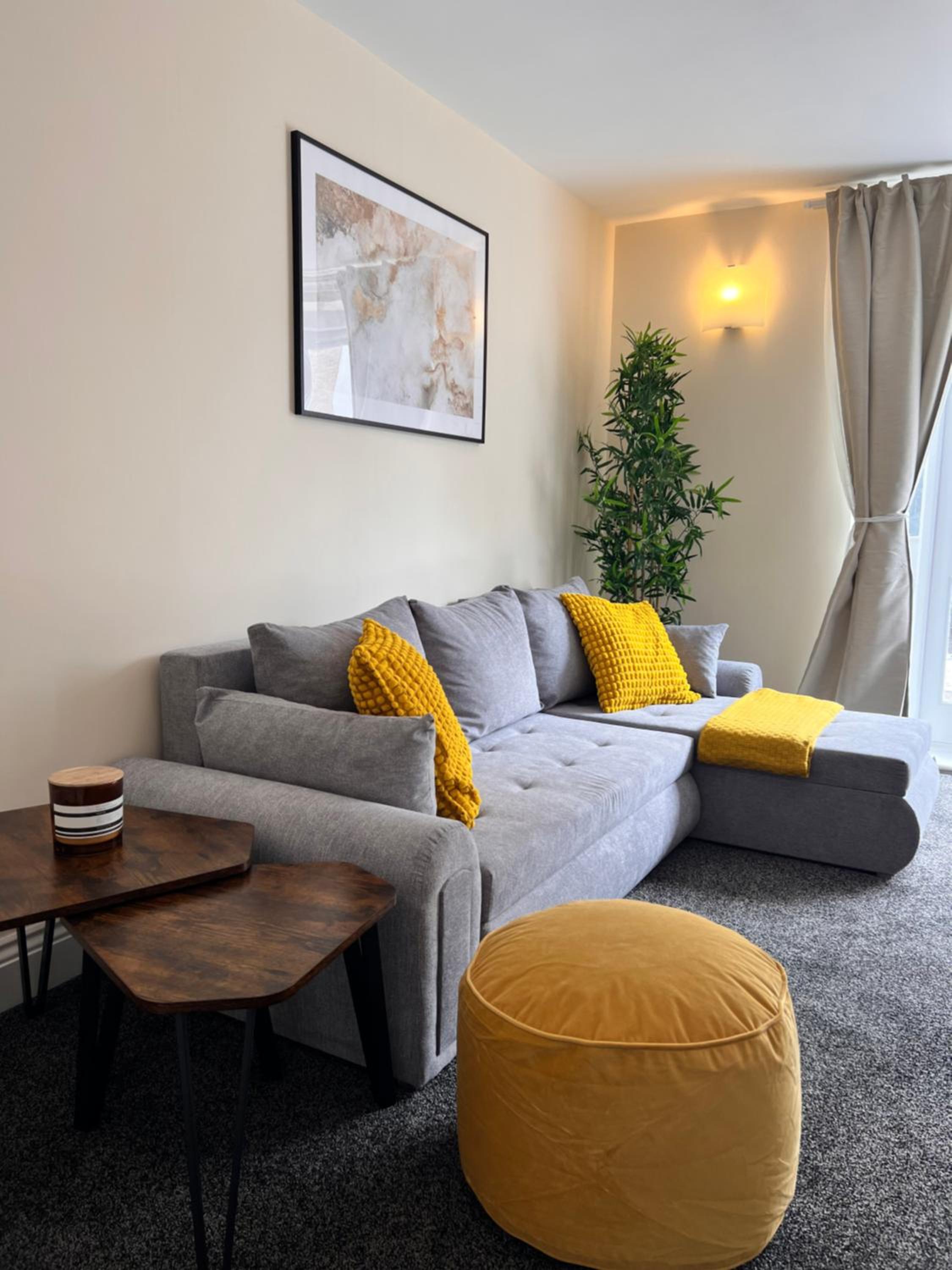 Arte Stays Serviced Houses Stratford - 3 Bedrooms 2 Bathrooms Houses London, Stratford, Maryland, Free Parking, Garden, Weekly or Monthly Stays - up to 8 g