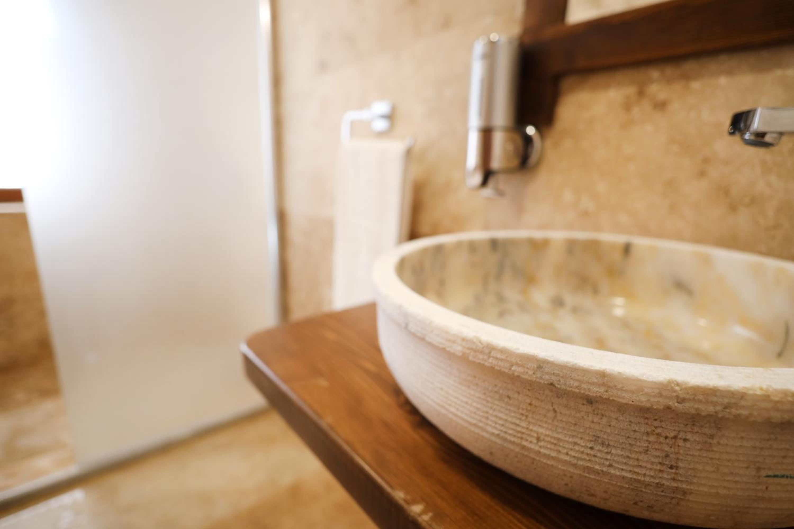 Rocca Stone House - Image 67