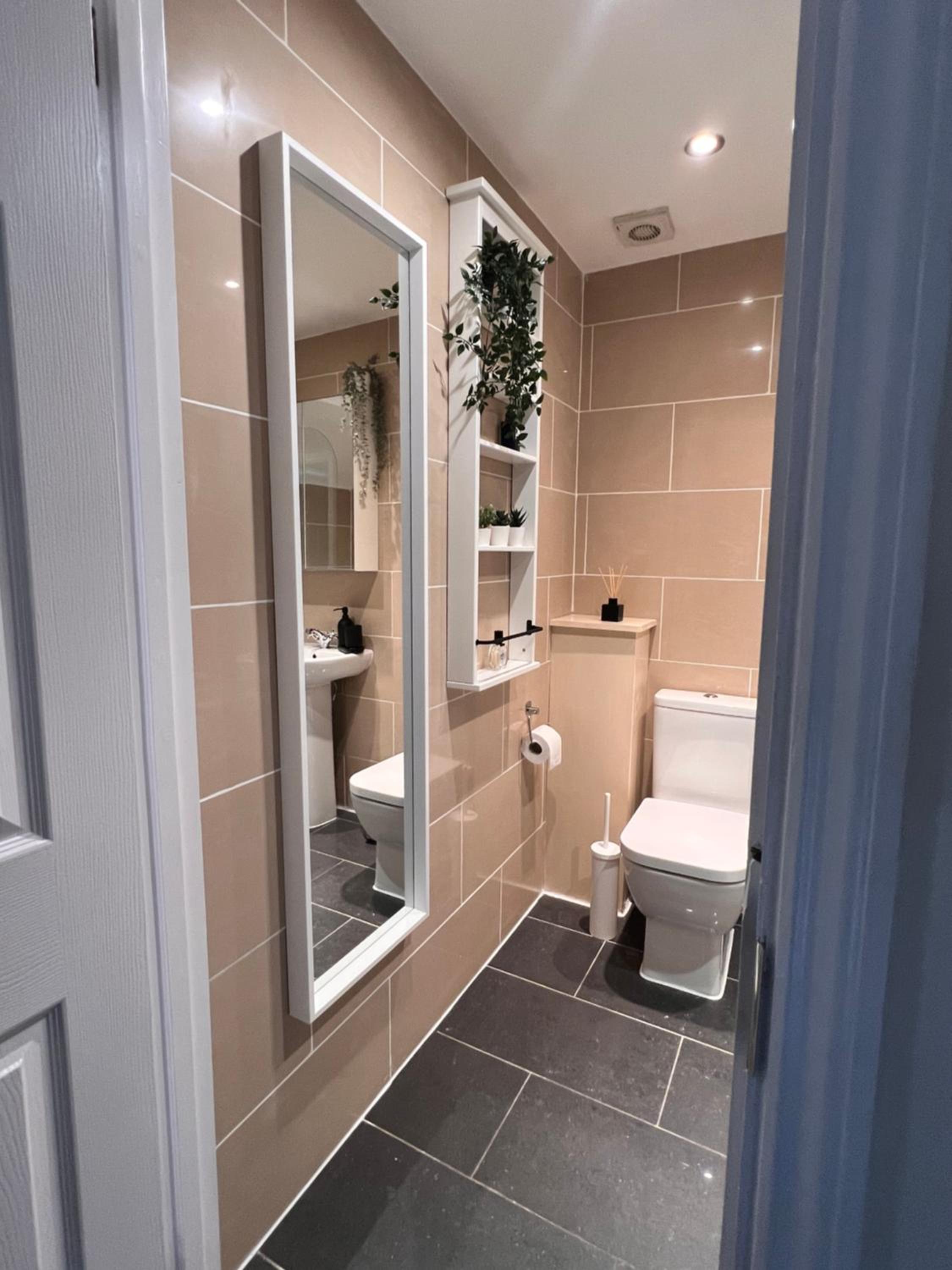 Arte Stays Serviced Houses Stratford - 3 Bedrooms 2 Bathrooms Houses London, Stratford, Maryland, Free Parking, Garden, Weekly or Monthly Stays - up to 8 g