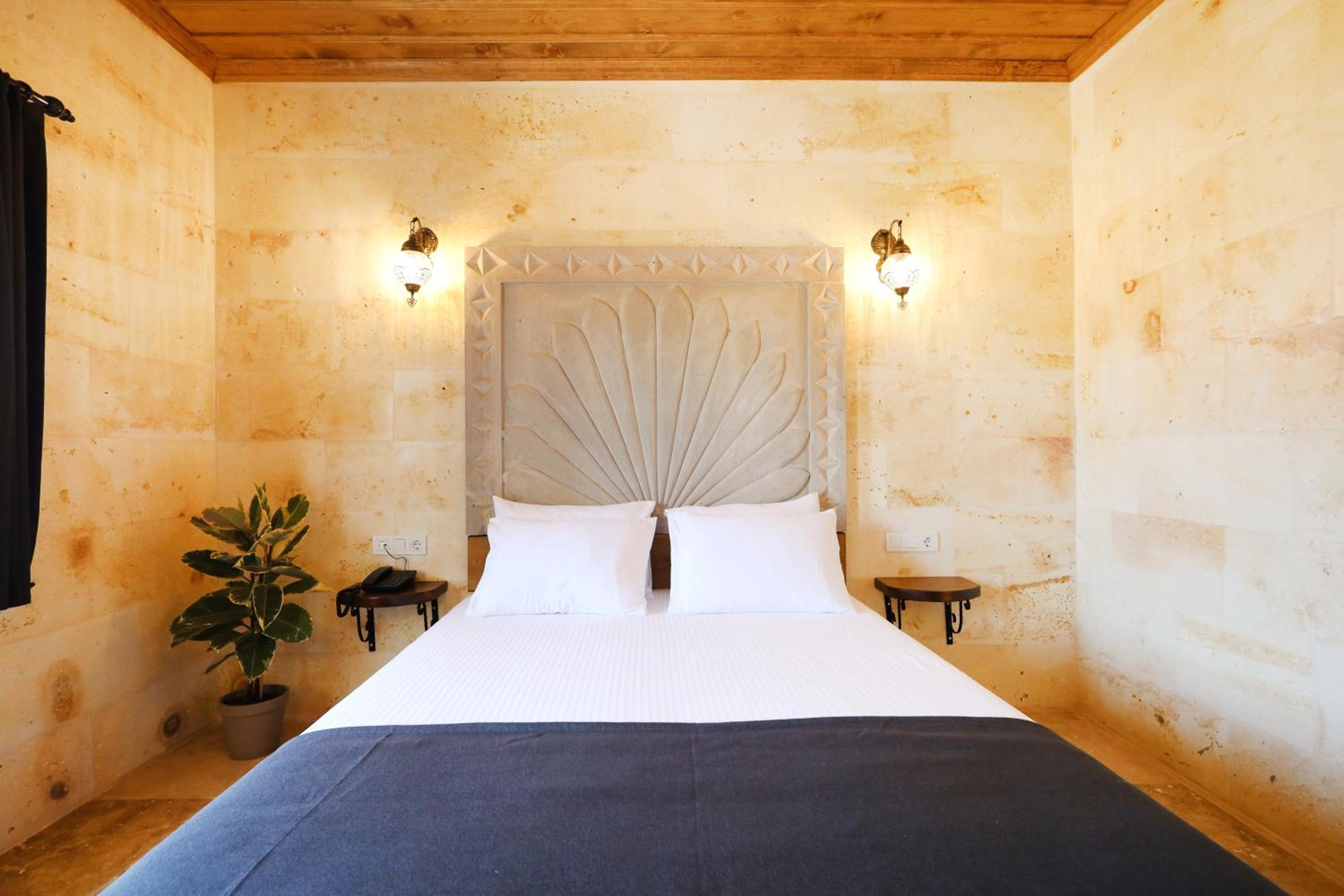 Rocca Stone House - Image 12