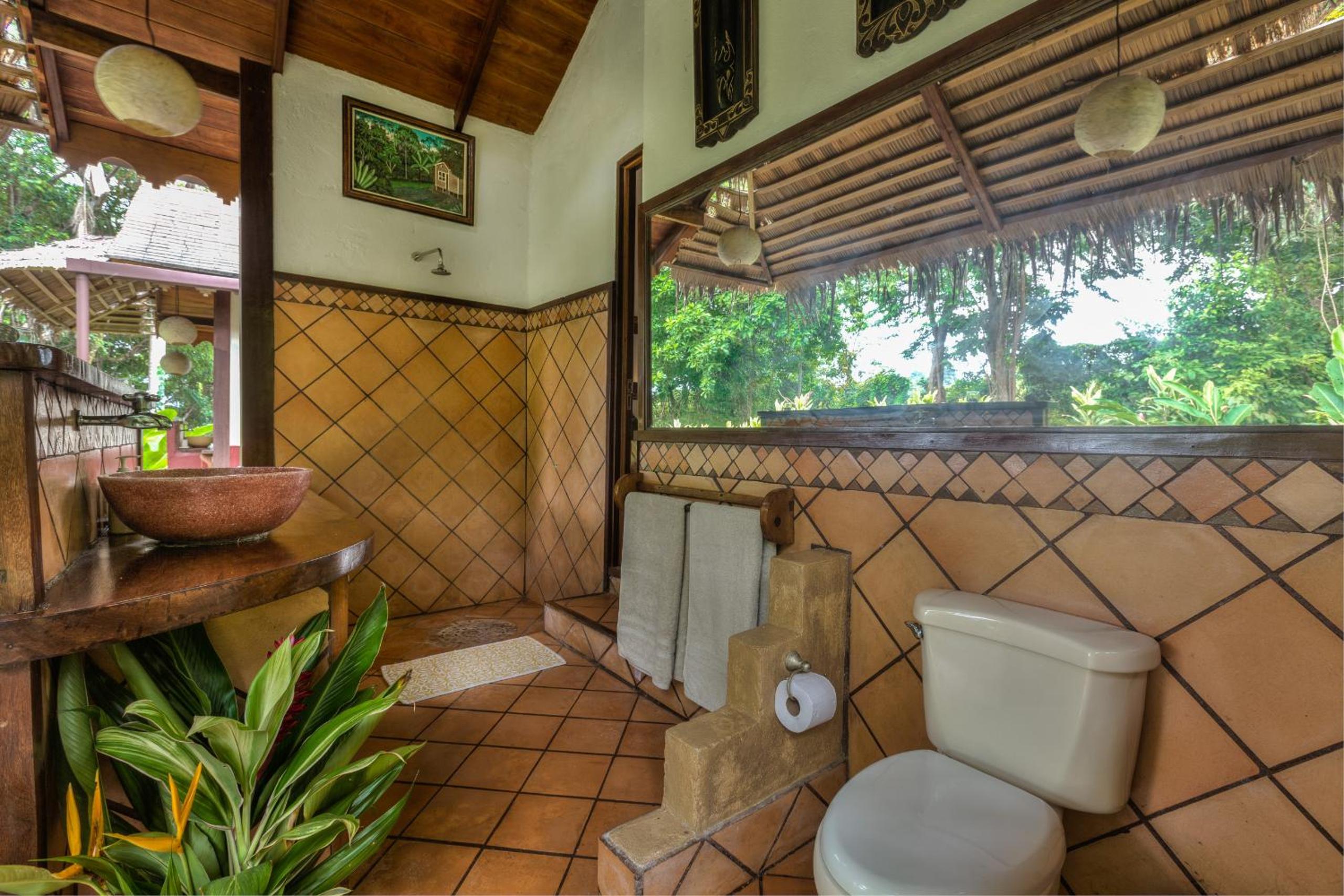 Villa Toucan with National Geographic Views