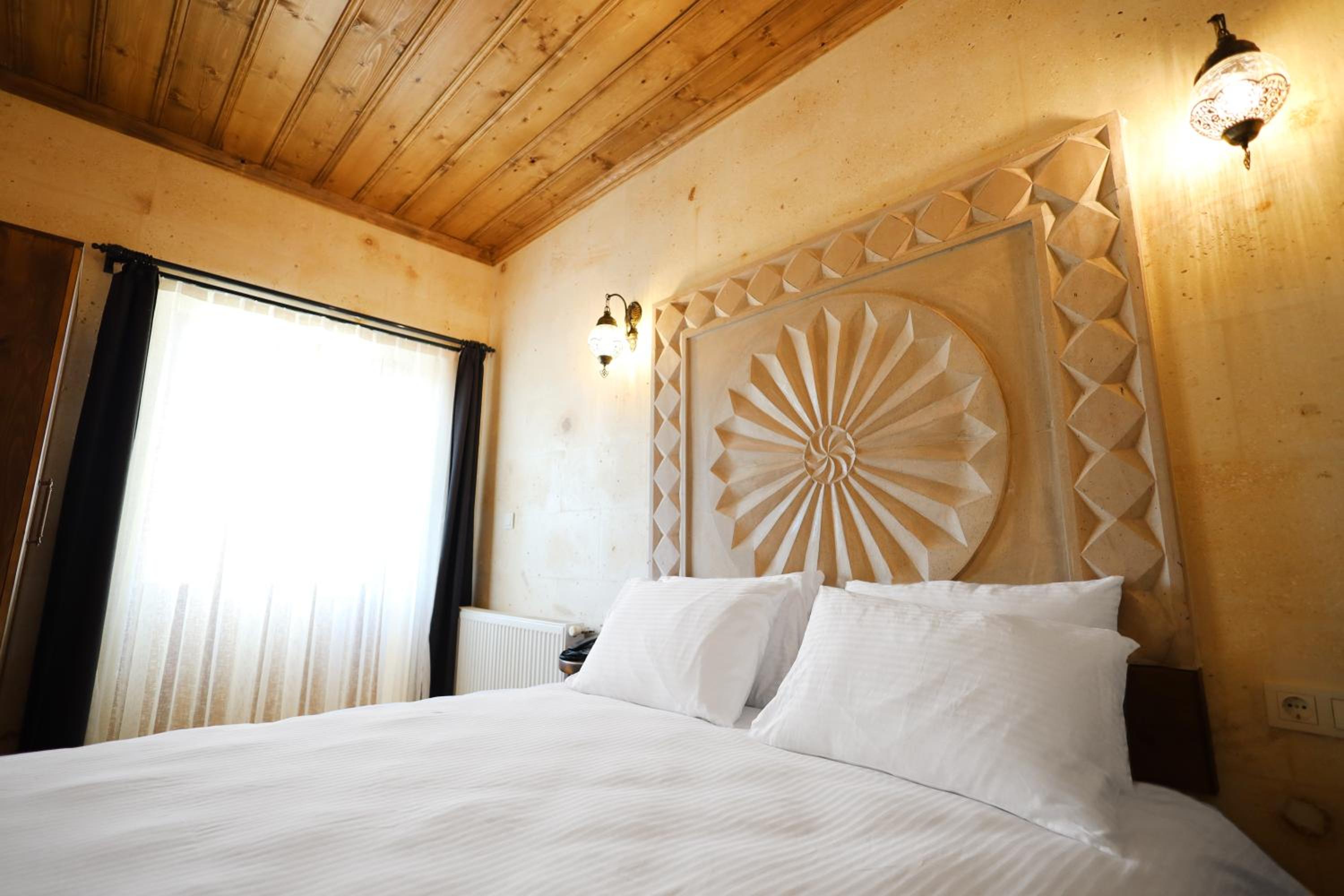 Rocca Stone House - Image 7