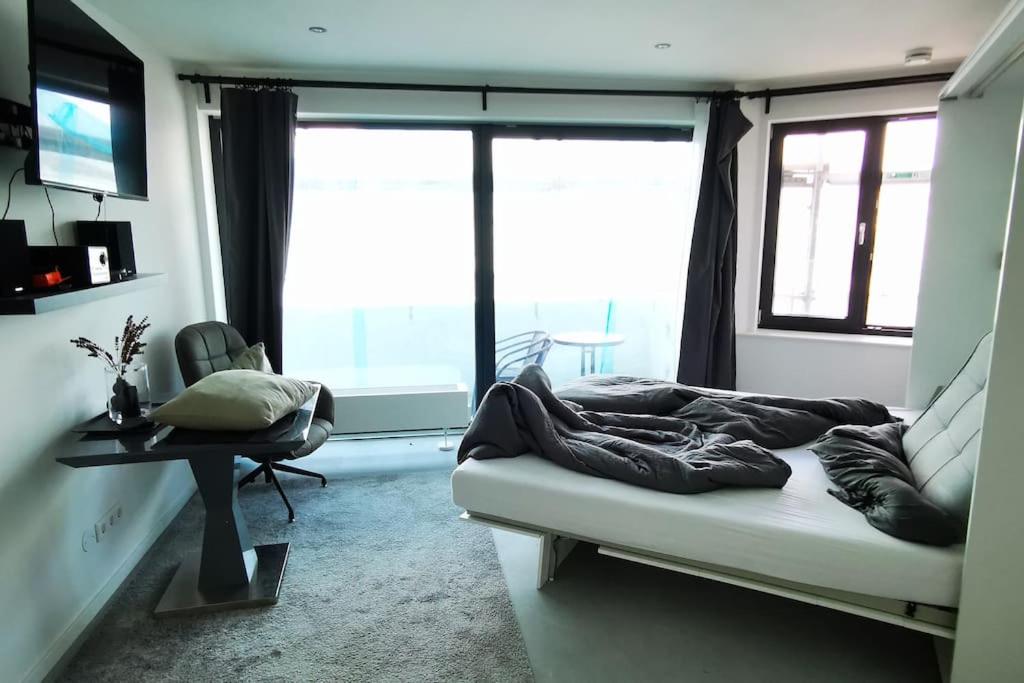 HH 06 by ROCKCHAIR - SUPERHOST Status - Modernes Apartment mit sonnigem Balkon & premium Boxspringbetten in Winterhude - Hamburg Top Geheimtipp