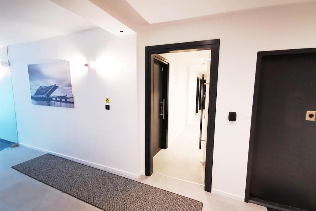 HH 03 by ROCKCHAIR - SUPERHOST Status - Modernes Apartment mit sonnigem Balkon & premium Boxspringbetten in Winterhude - Hamburg Top Geheimtipp