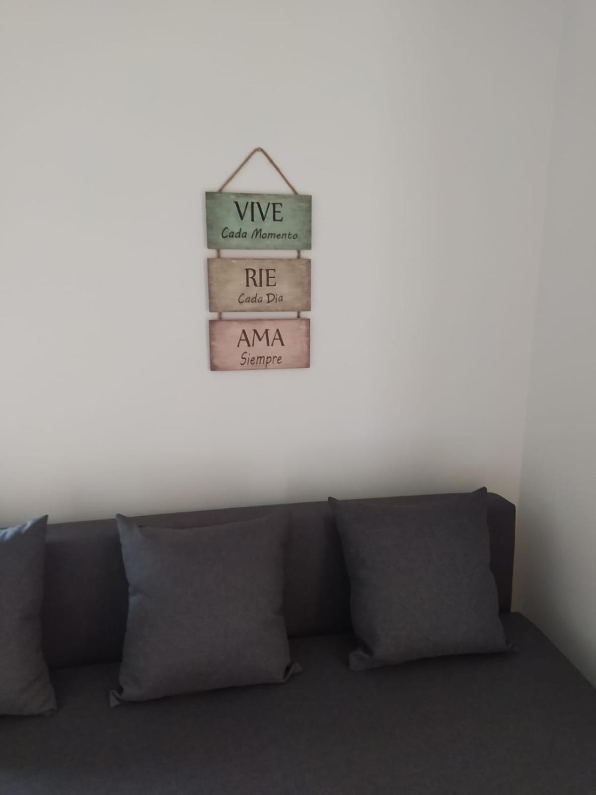 APARTAMENTOS EL ROJU