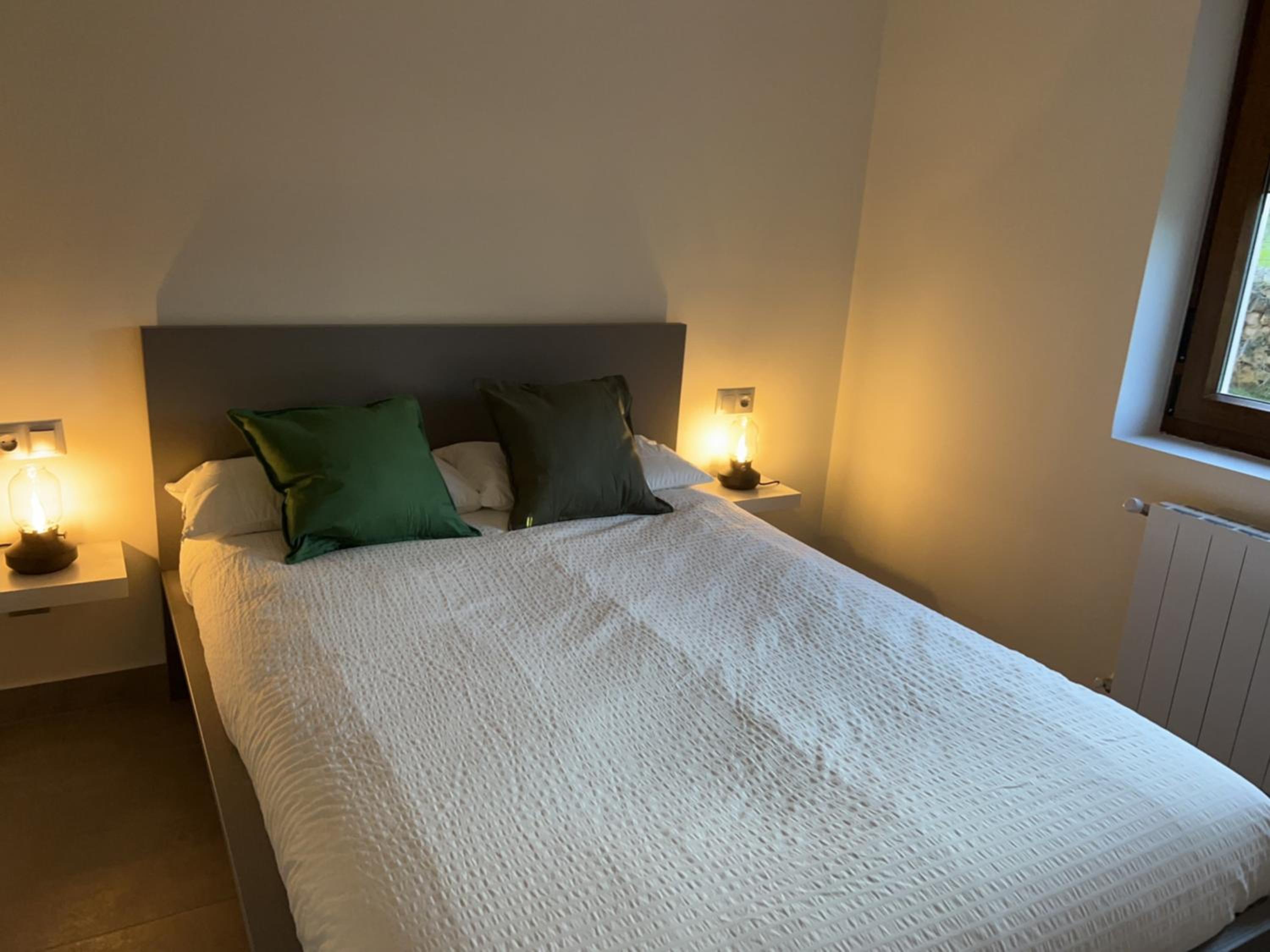 APARTAMENTOS EL ROJU