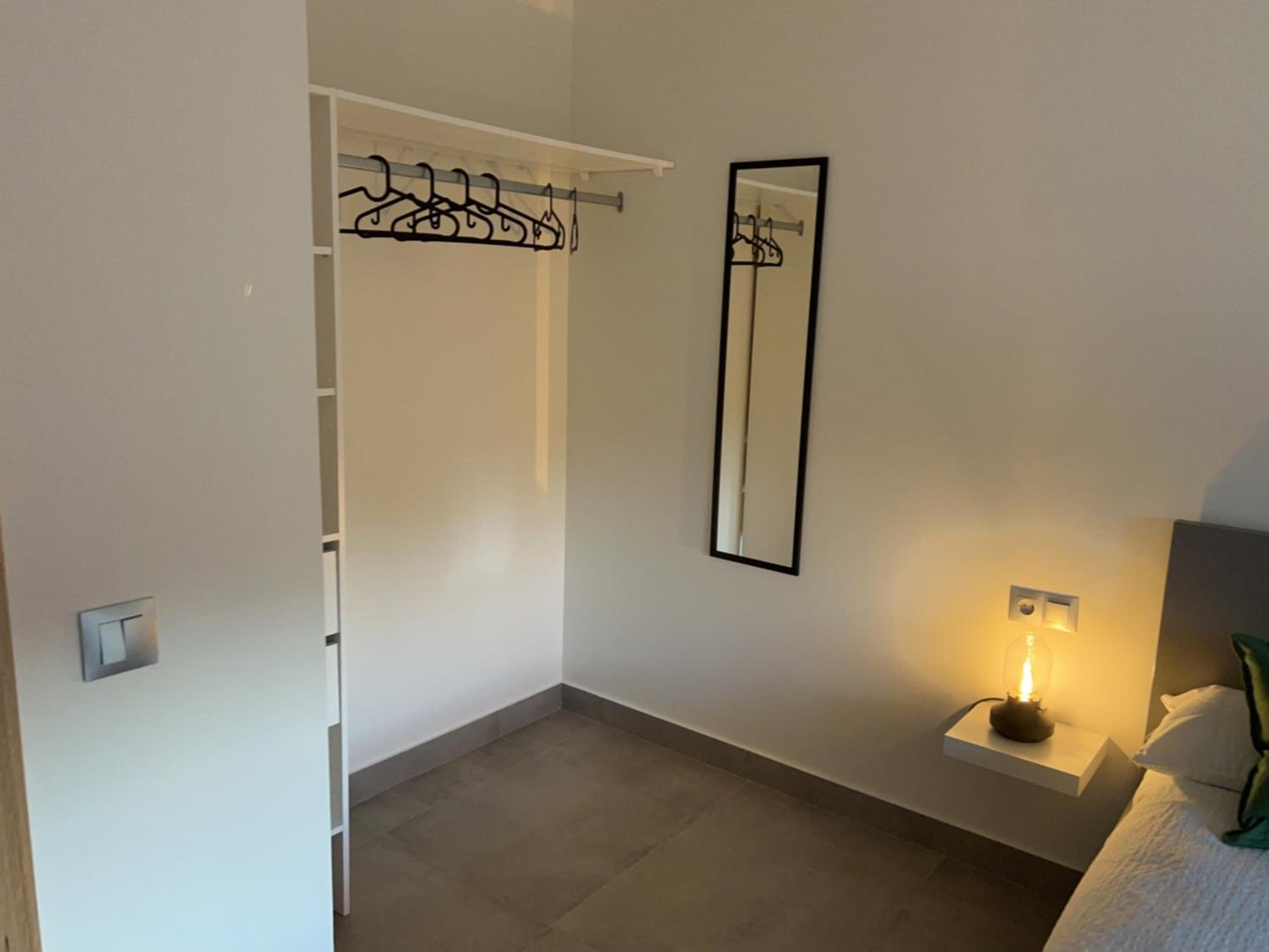 APARTAMENTOS EL ROJU