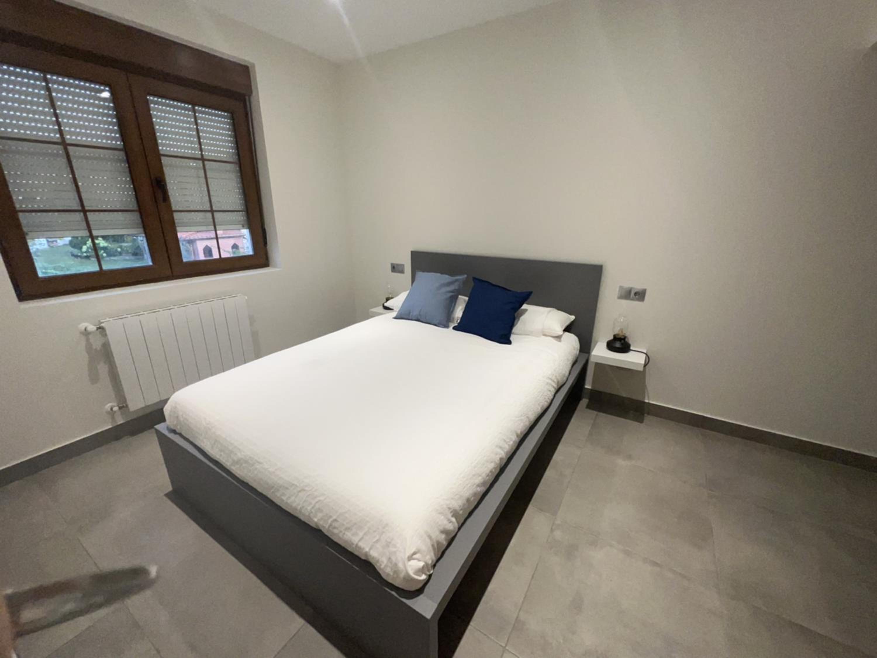 APARTAMENTOS EL ROJU