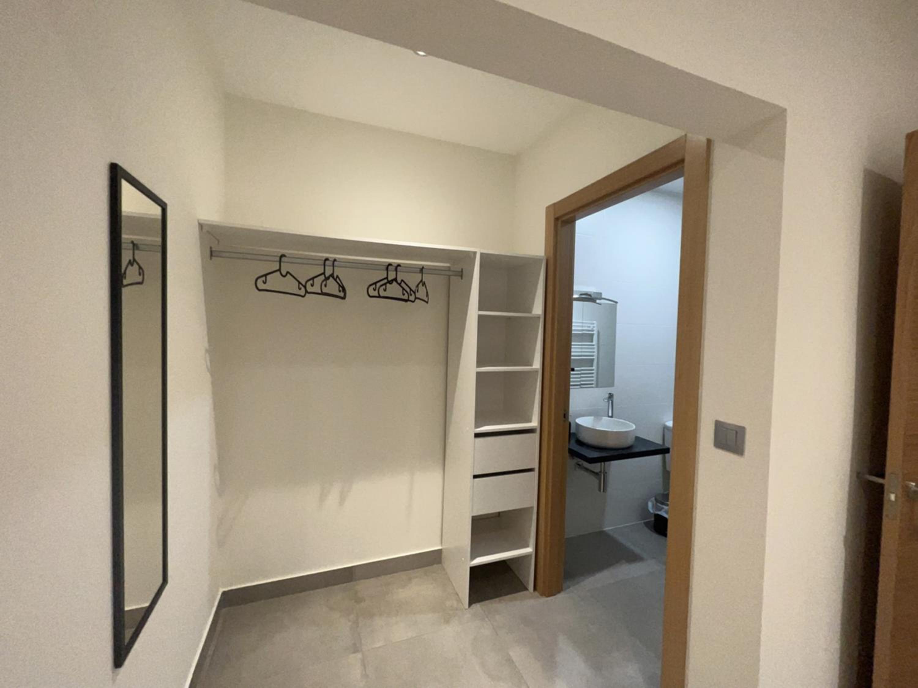 APARTAMENTOS EL ROJU