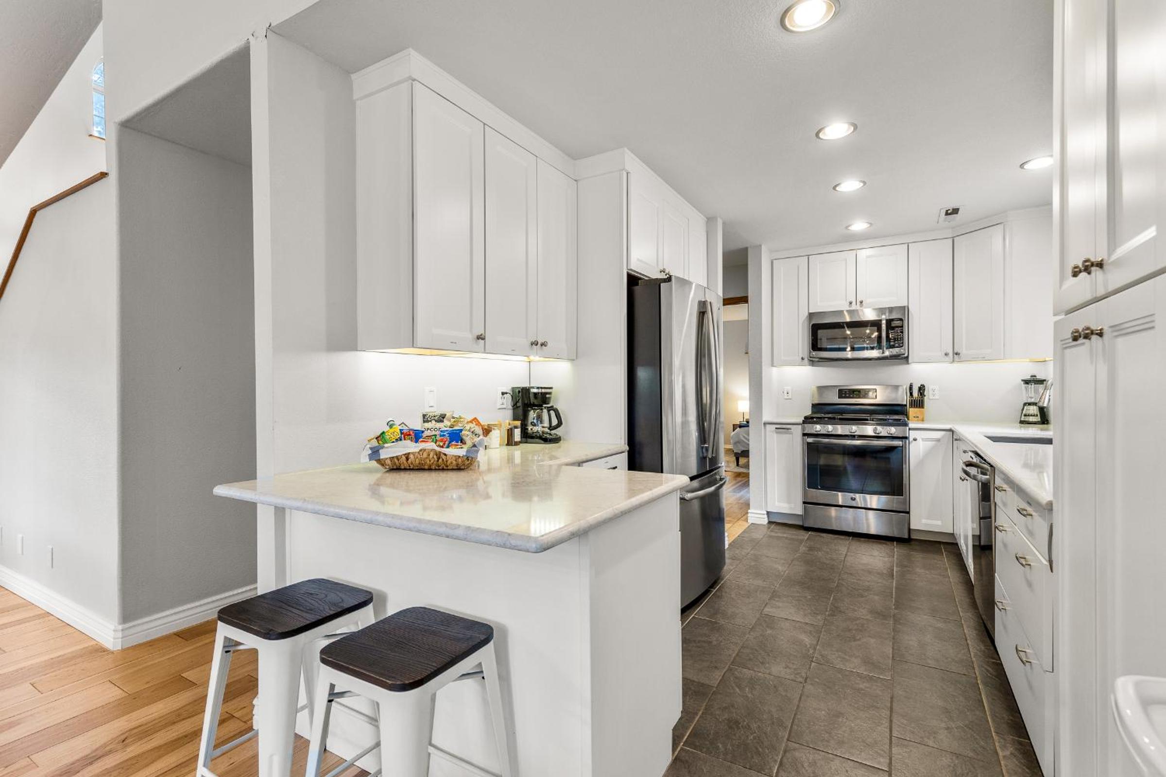 Family Friendly Escape~ Close to Downtown ~Airport ~Sedona & Grand Canyon view 4