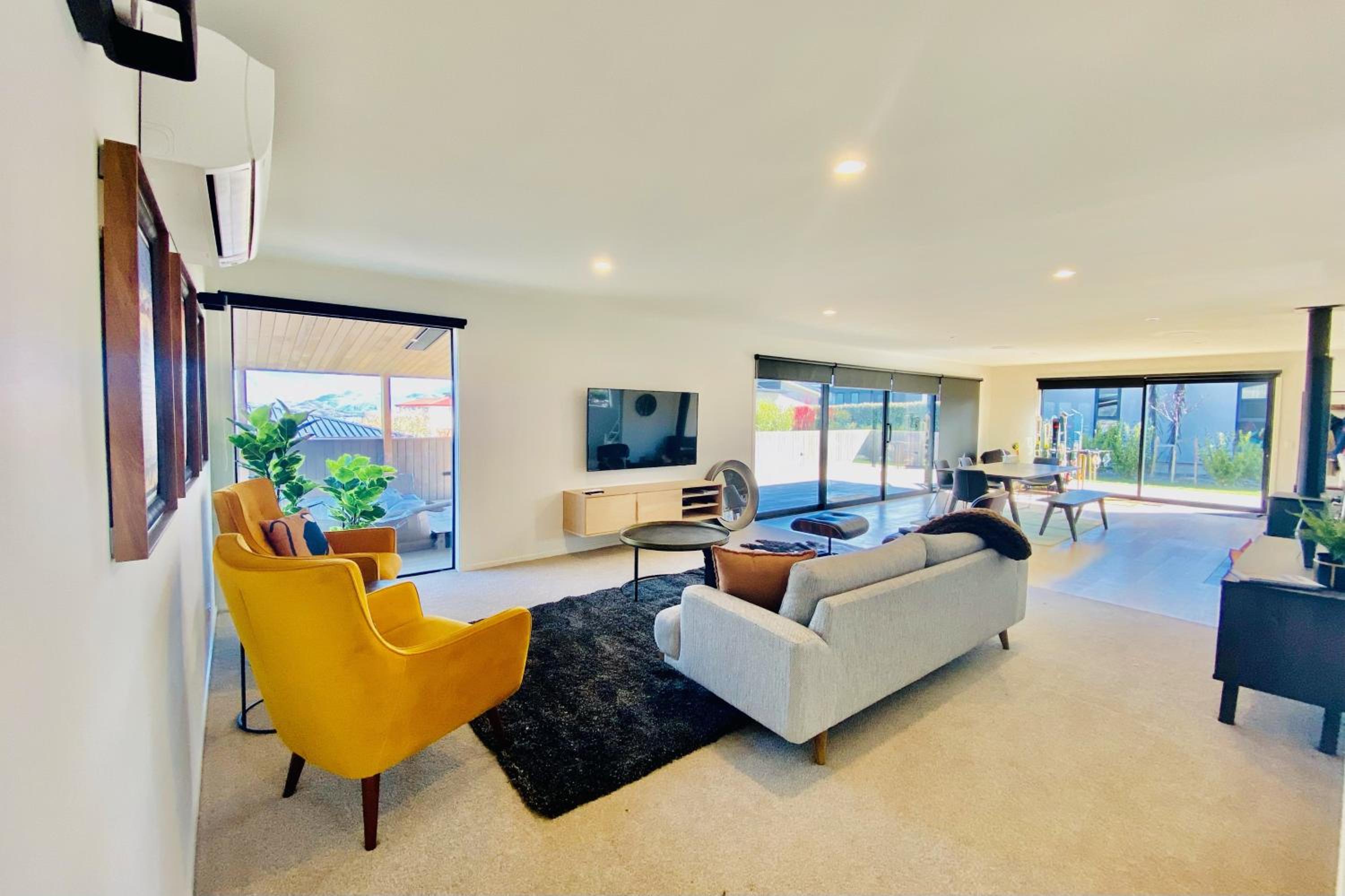 Peninsula Peaks - Wanaka Holiday Home view 4