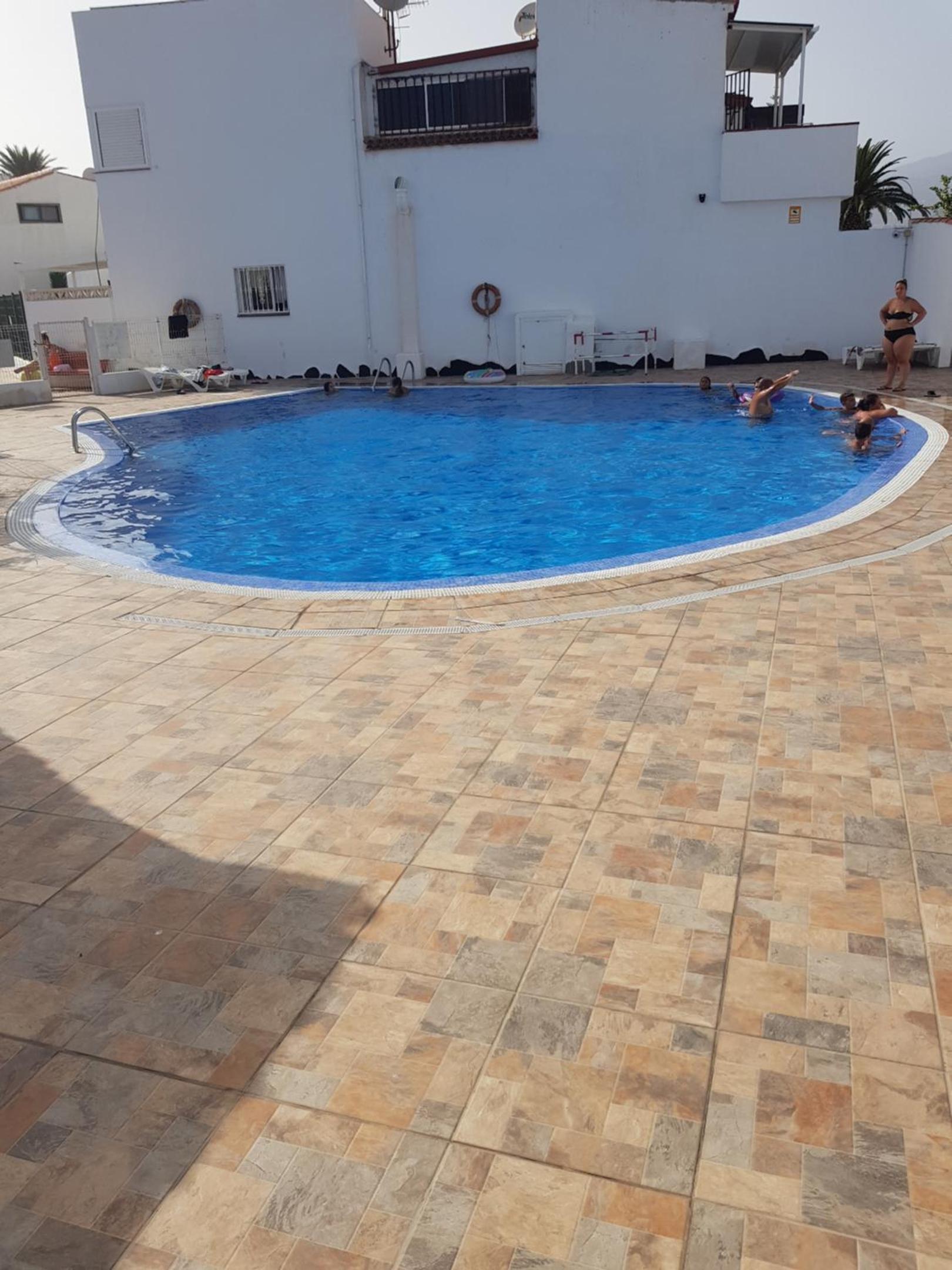 Apartamento junto a la piscina