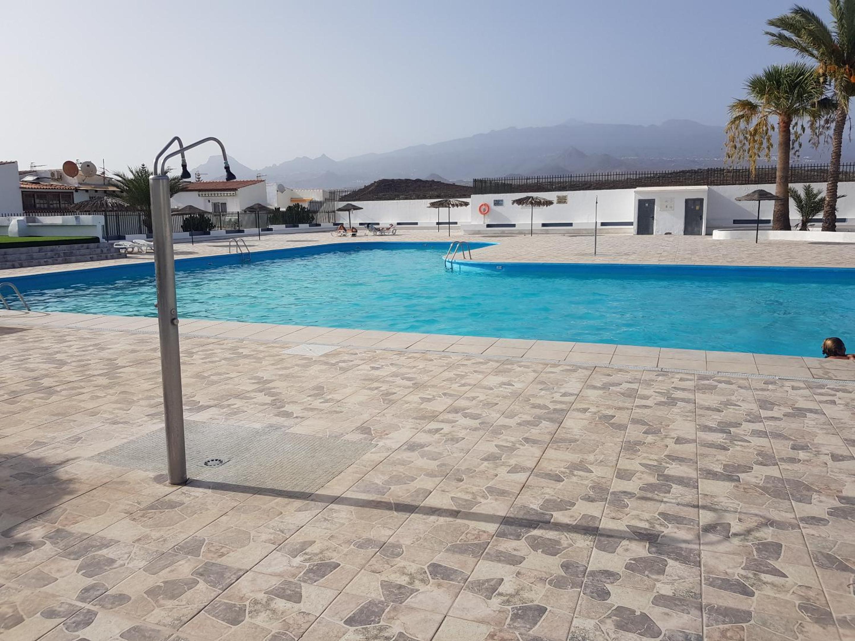 Apartamento junto a la piscina