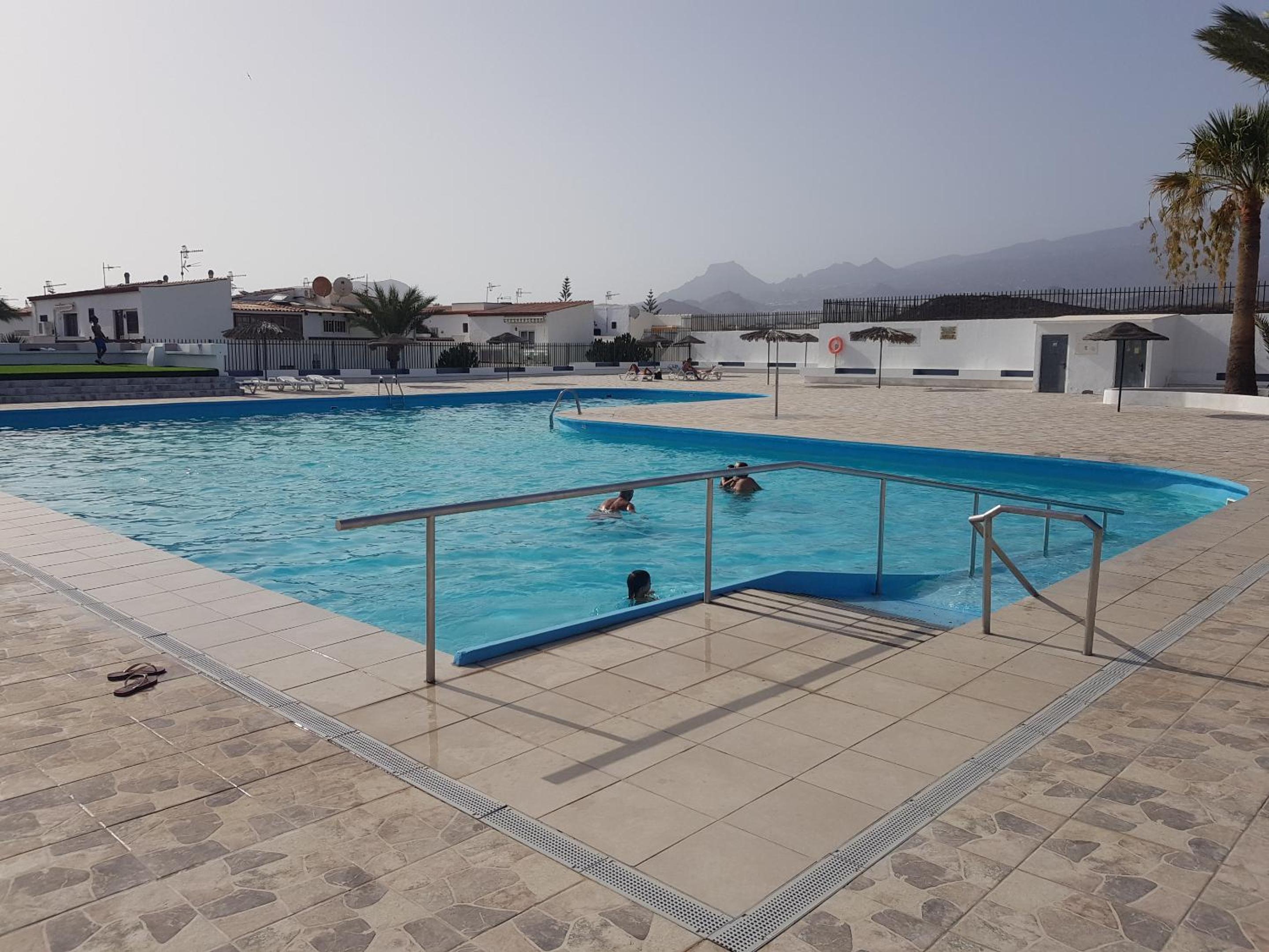 Apartamento junto a la piscina