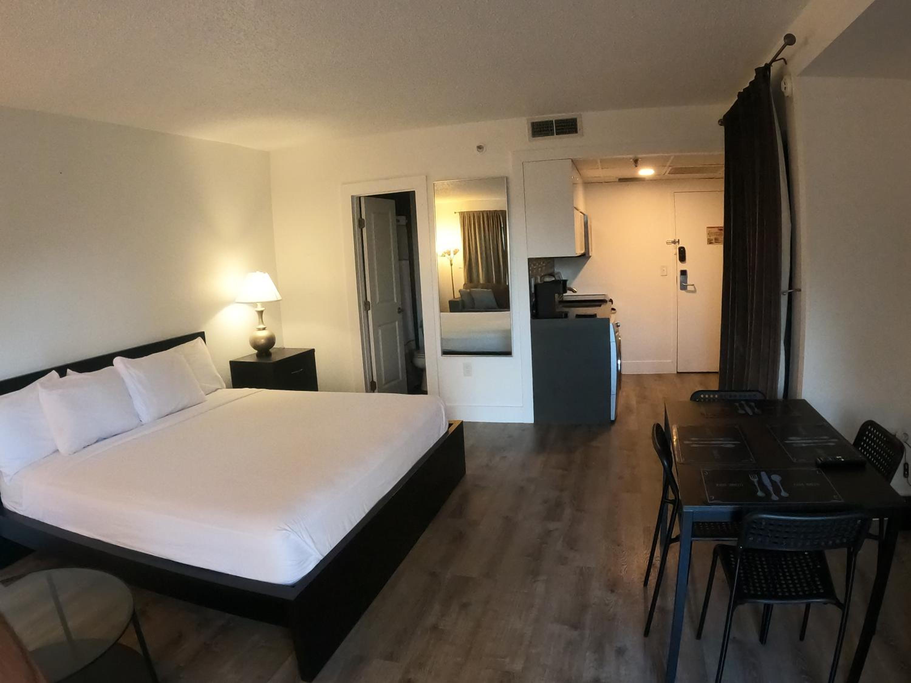 Cozy Condo on International Dr. Near Universal Studios