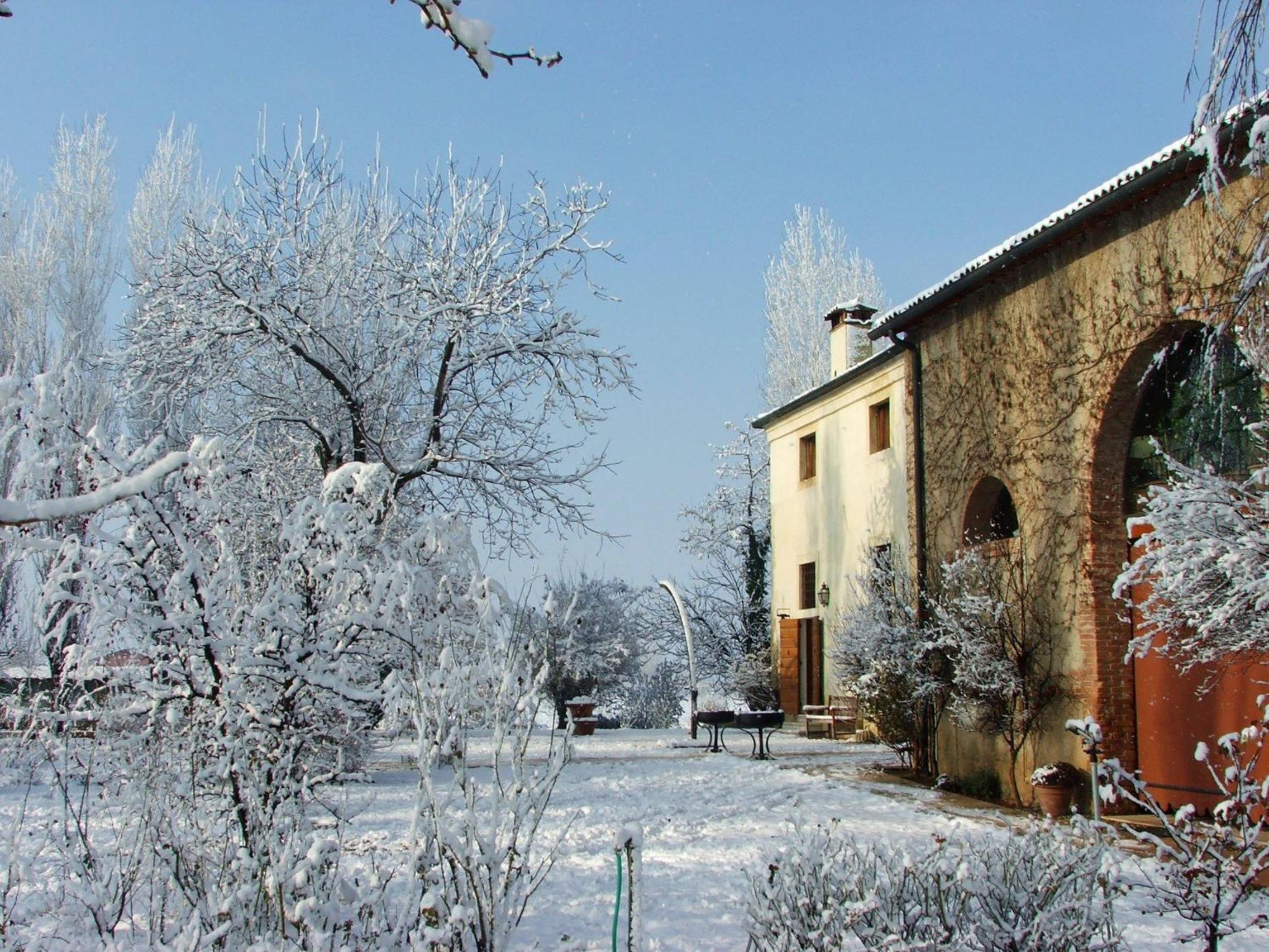 Palazzetto Ardi view 2
