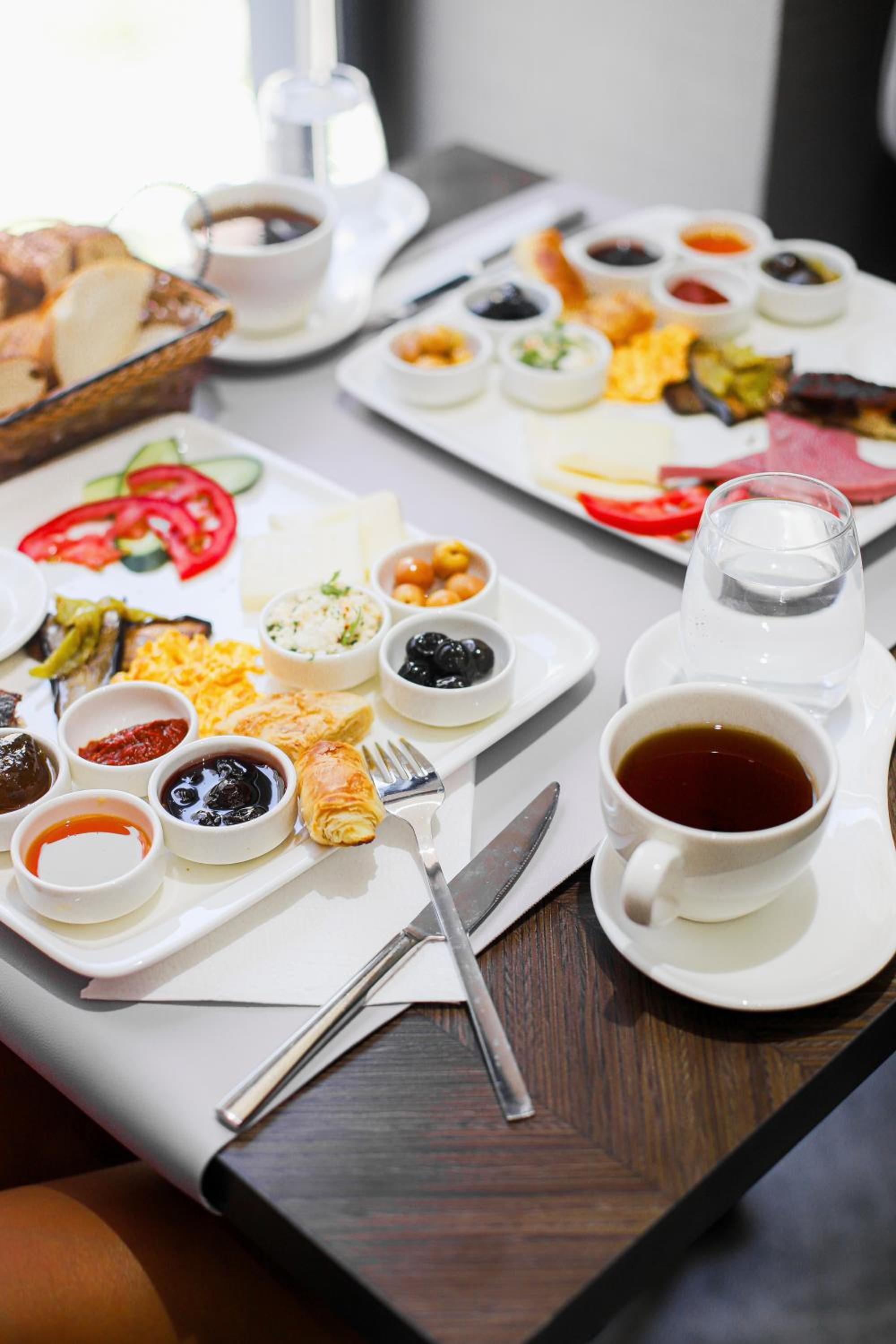 THE ROYALS HOTEL - Image 14