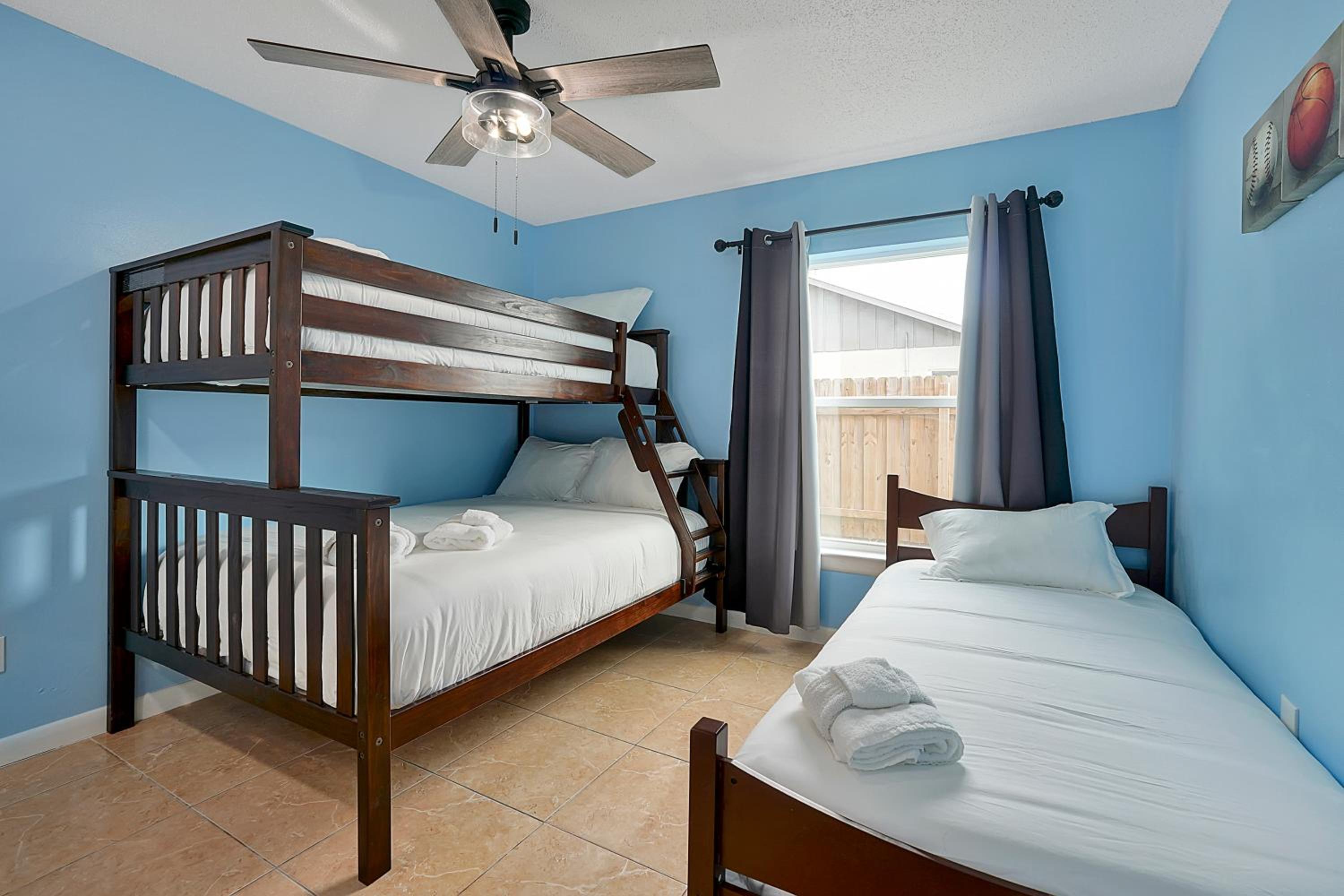 Spacious 4-Bedroom Villa Near Disney World