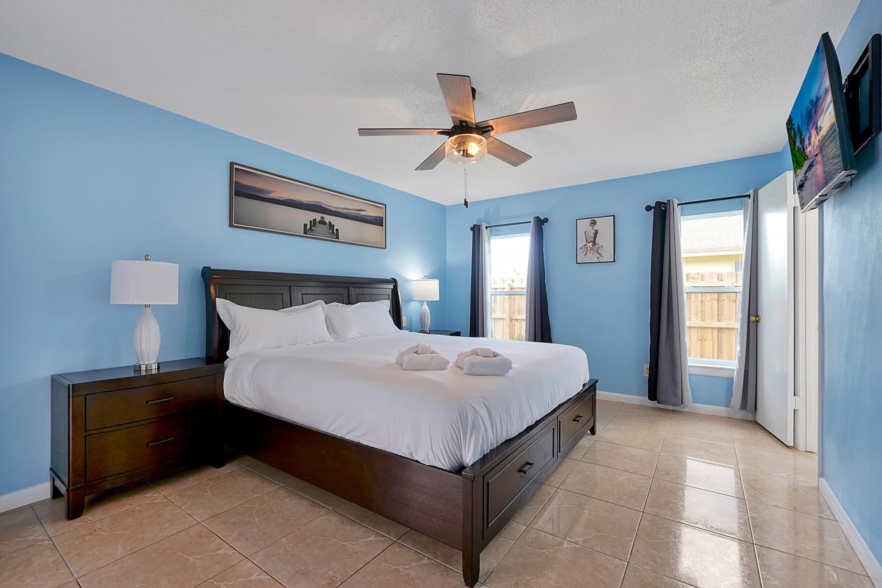 Spacious 4-Bedroom Villa Near Disney World