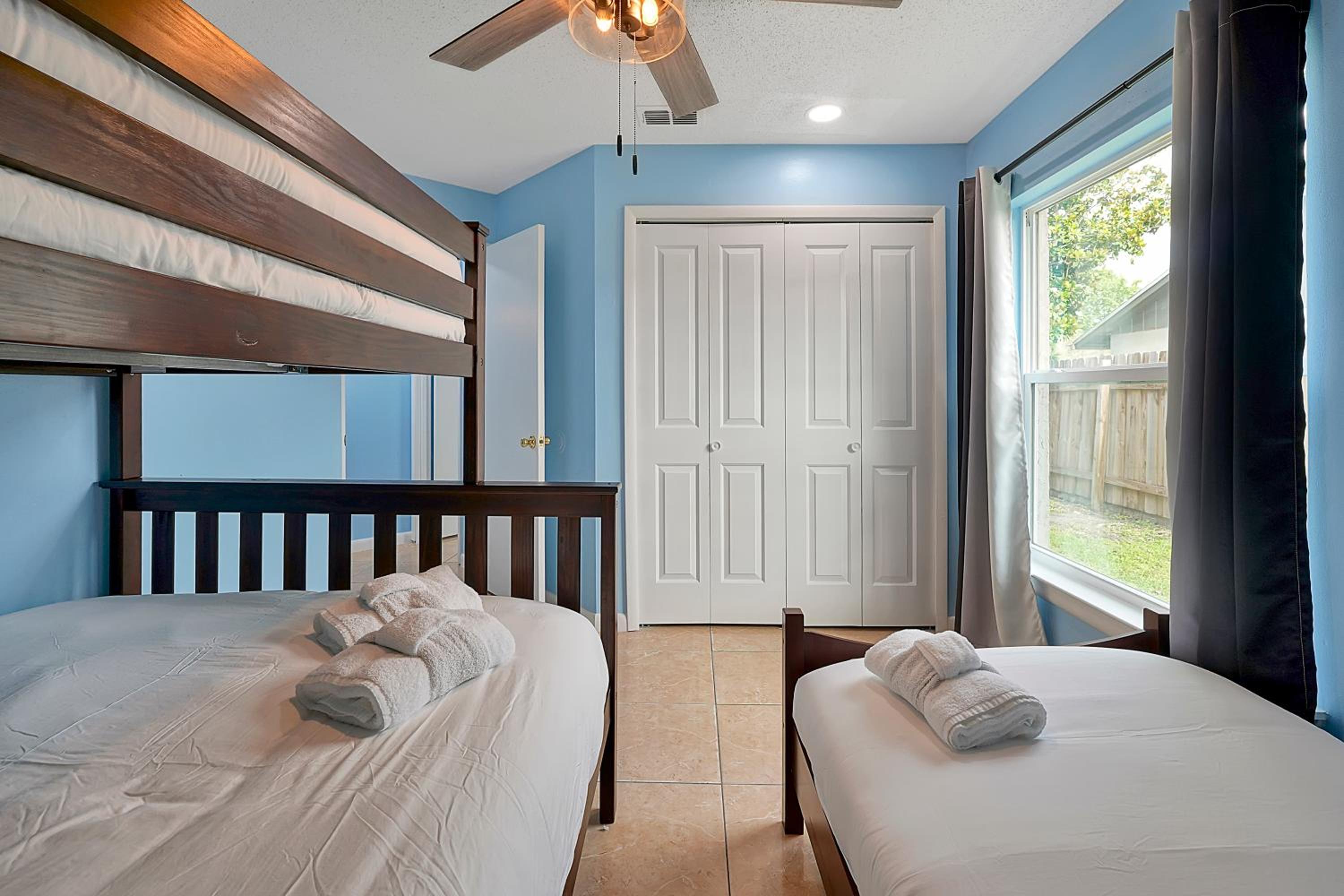 Spacious 4-Bedroom Villa Near Disney World
