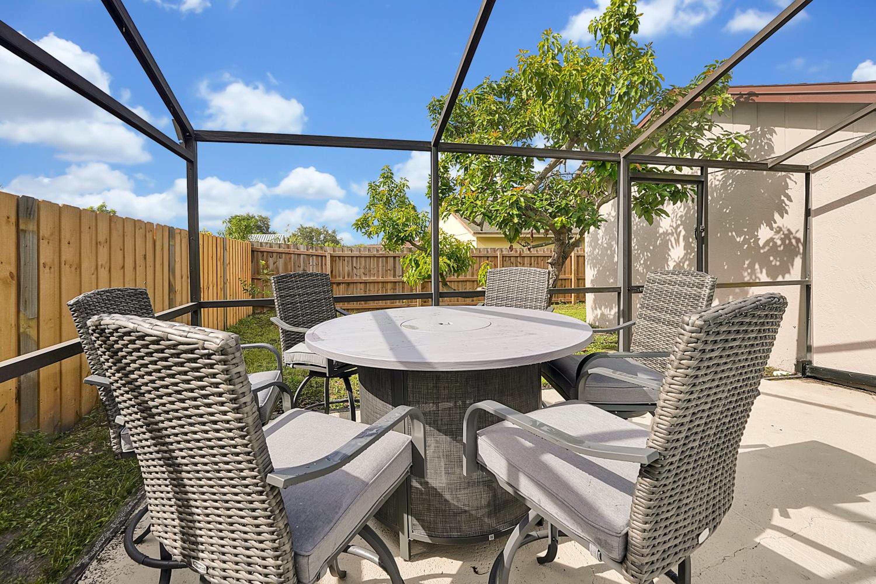 Spacious 4-Bedroom Villa Near Disney World