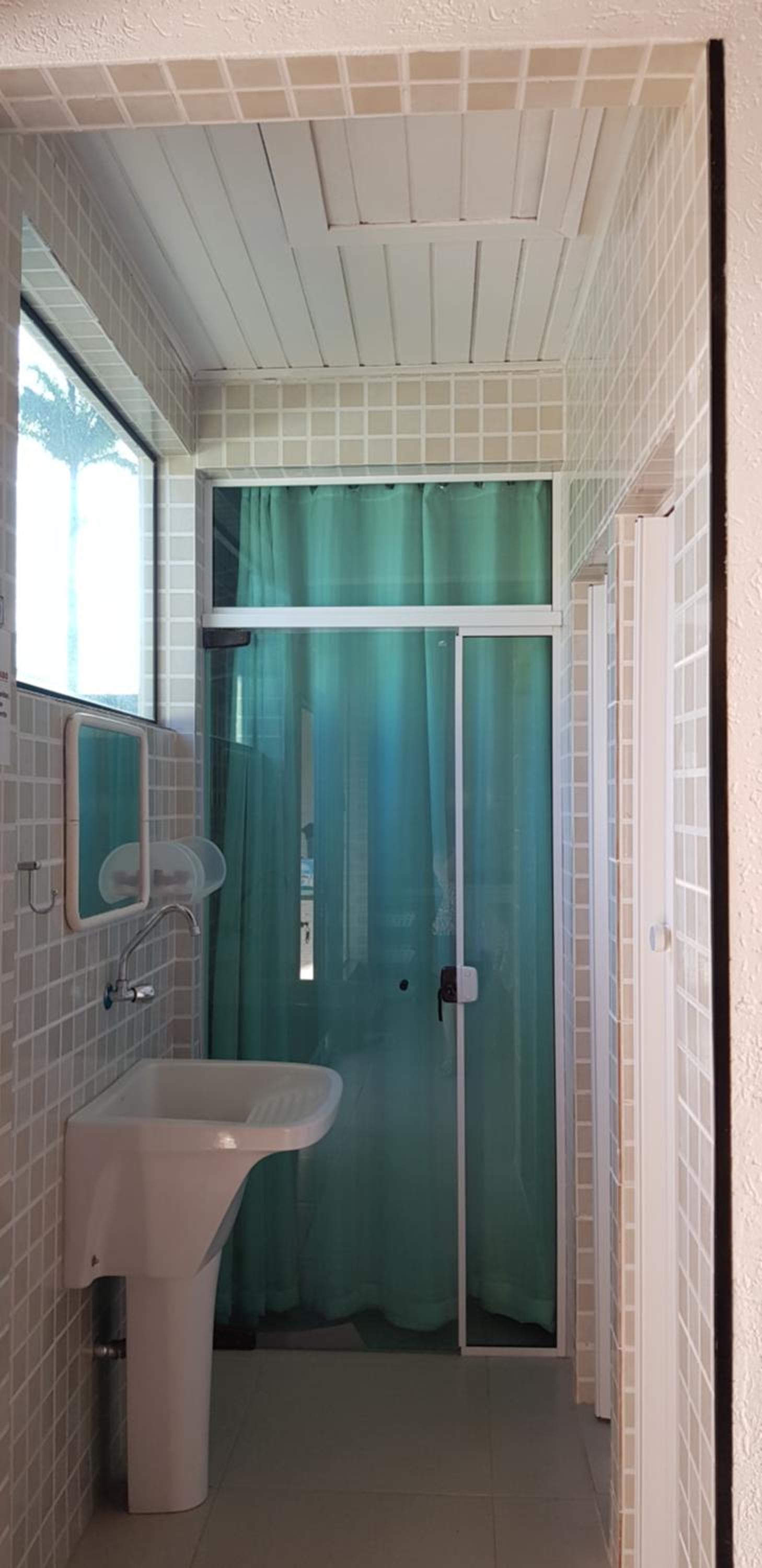 Lindo Sobrado com Piscina em Condomínio Fechado