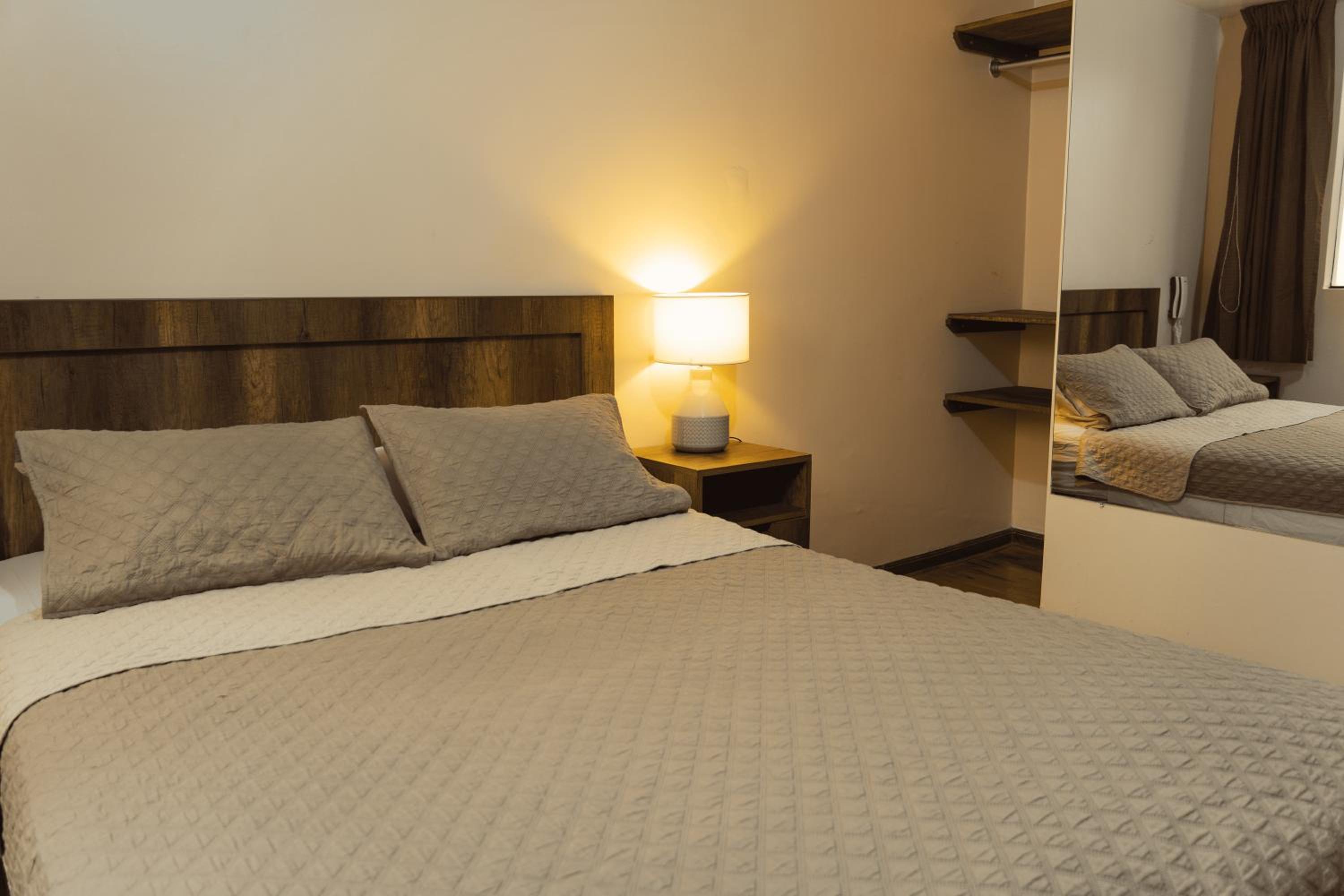 Montreal Hostal