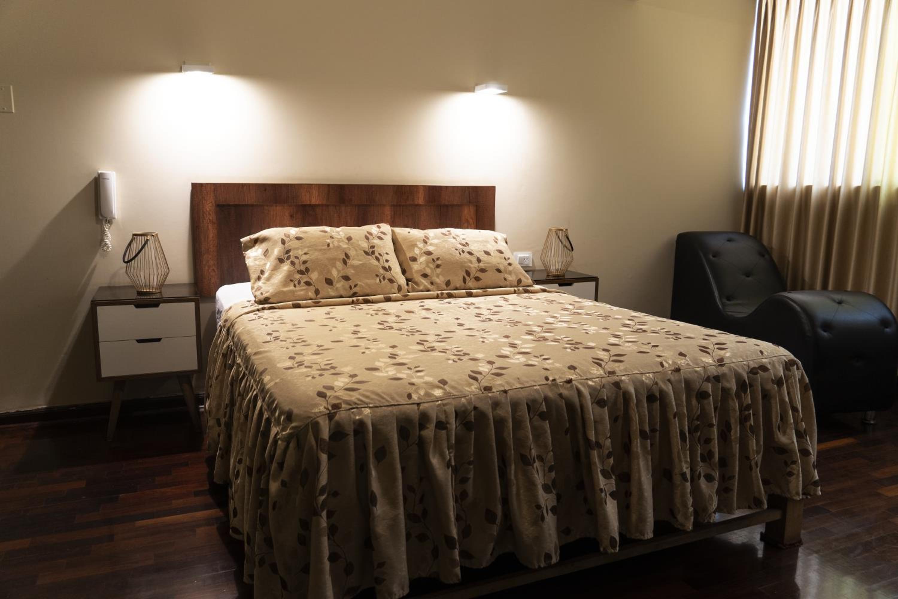 Montreal Hostal