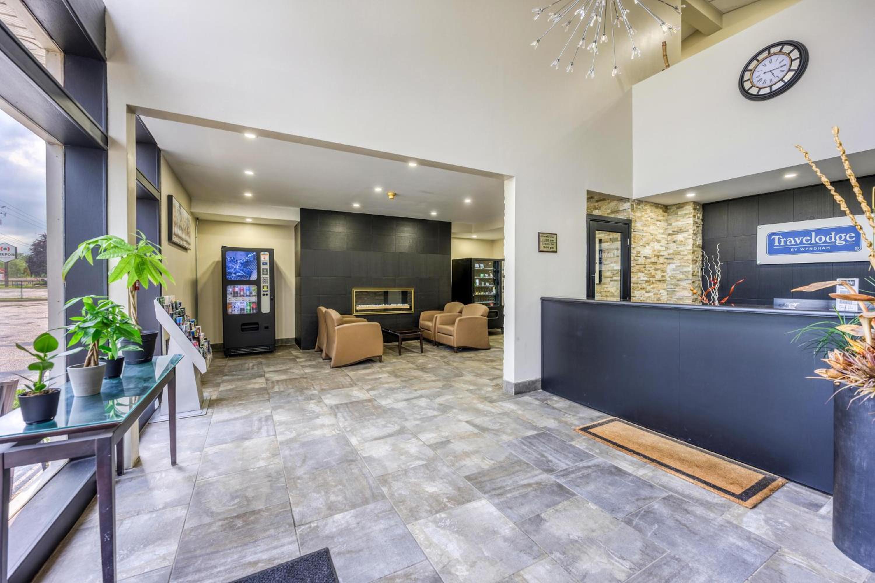 Sarnia Vacations - Travelodge by Wyndham Sarnia - Property Image 2