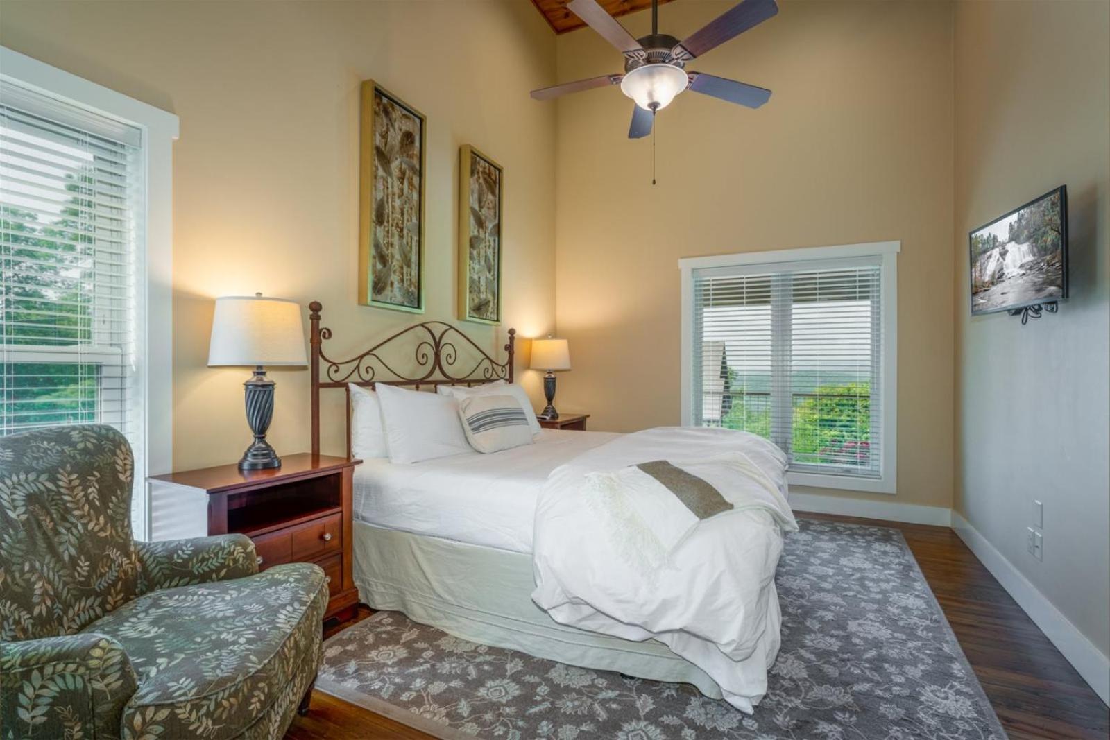 Chinquapin Cottage view 3