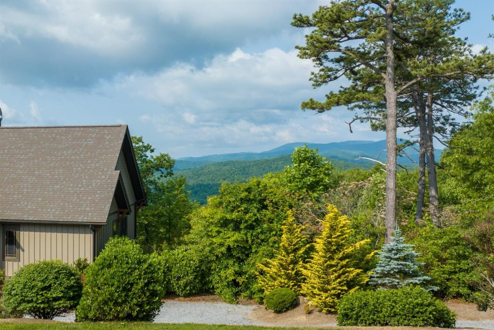 Chinquapin Cottage view 5
