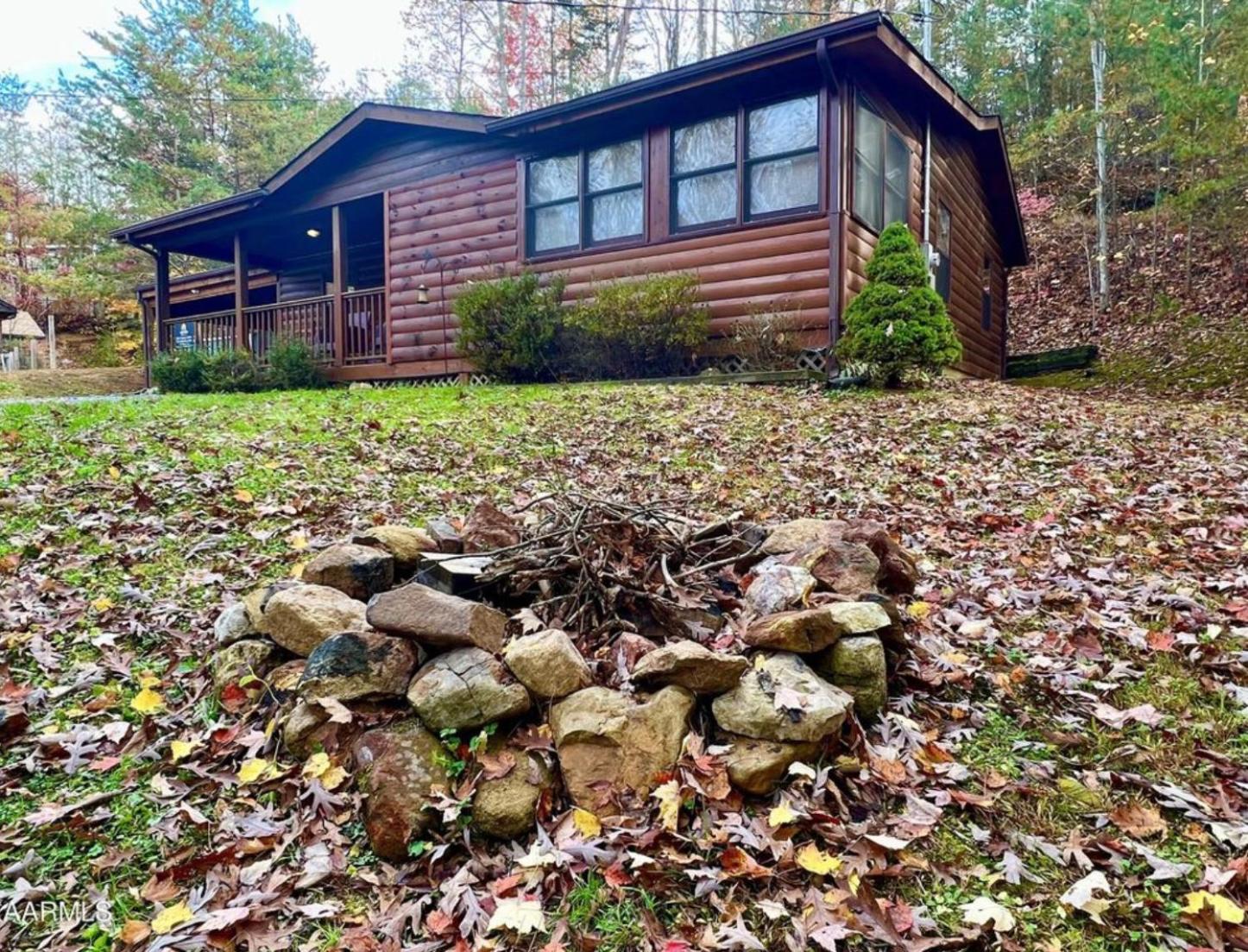 Smoky Mountain Enchanting Haven 3BR2BA Cabin view 2