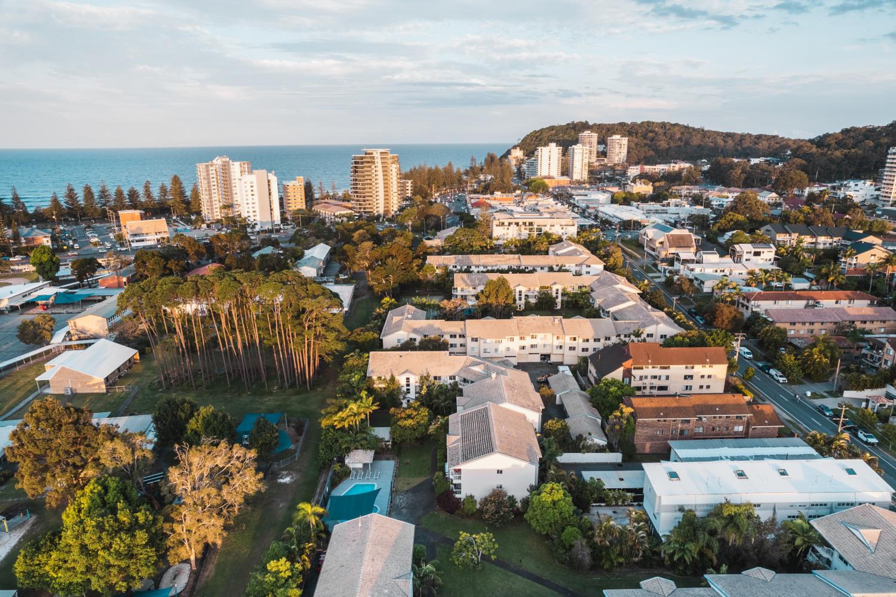 The perfect stay for your group getaway - Sleeps 7 - Close to everything