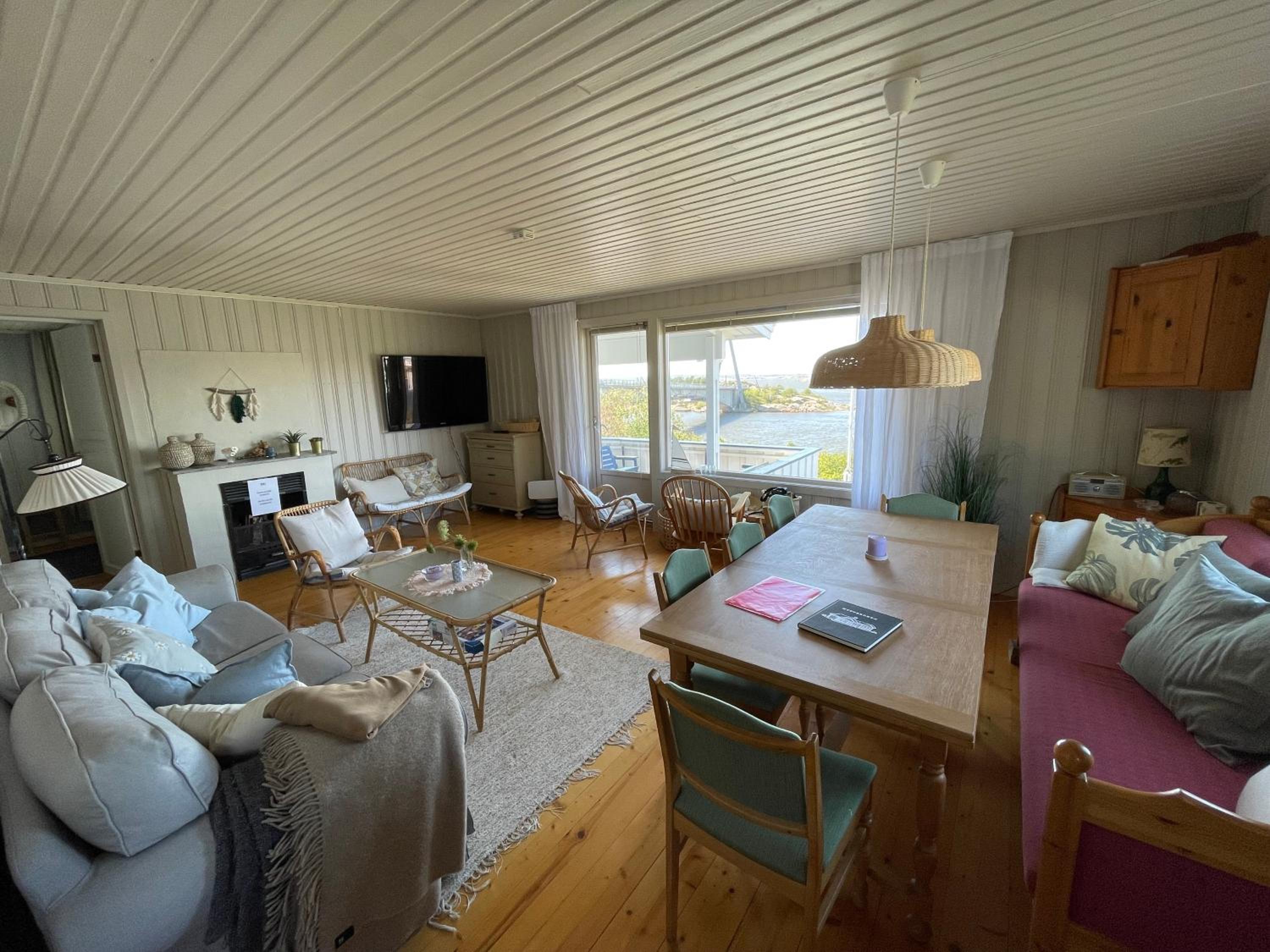 Fantastisk sjøhytte, 10 sengeplasser, strand og egen brygge