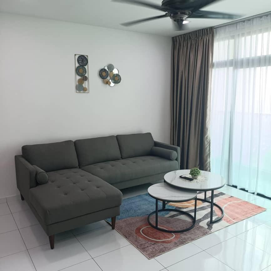 Cozy Sky Loft 5 Guests with Netflix & Facilities L28