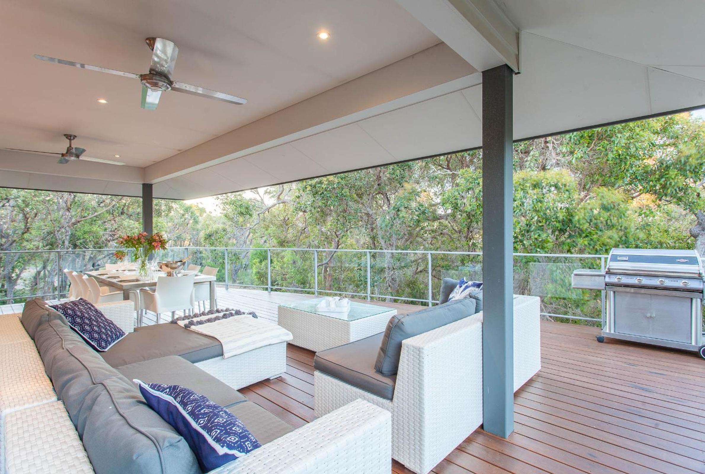 Deck House I Private Properties
