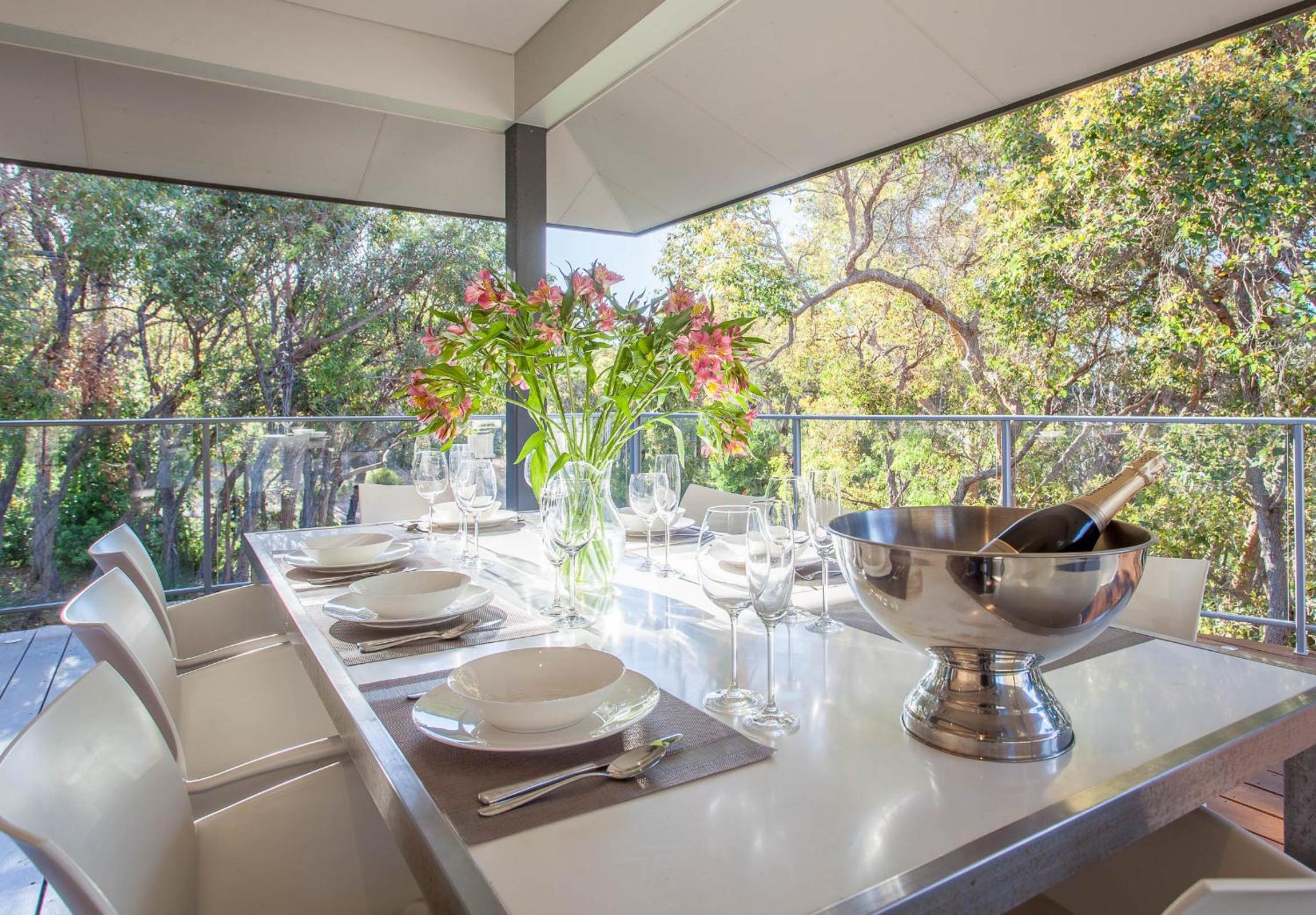 Deck House I Private Properties