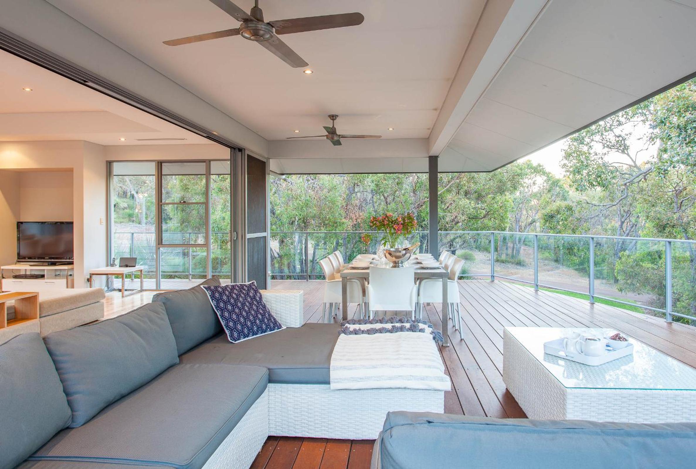 Deck House I Private Properties