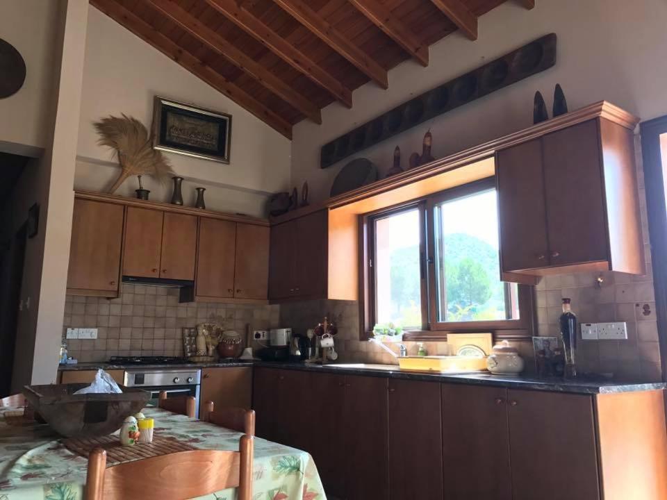 Evie's House Arakapas