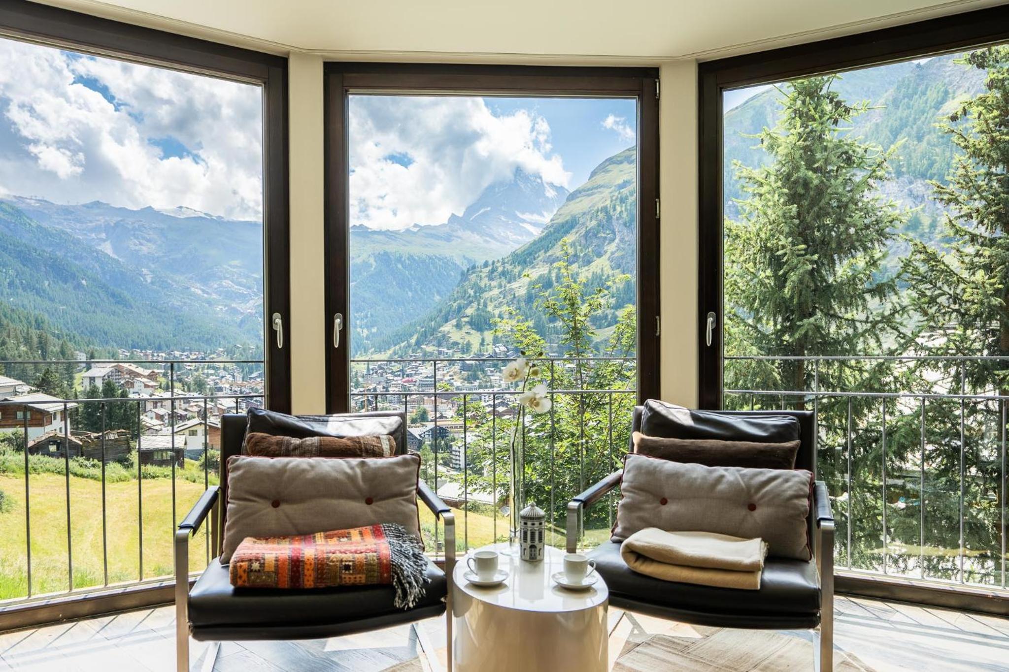 Denali Apartment by HomeFlow
