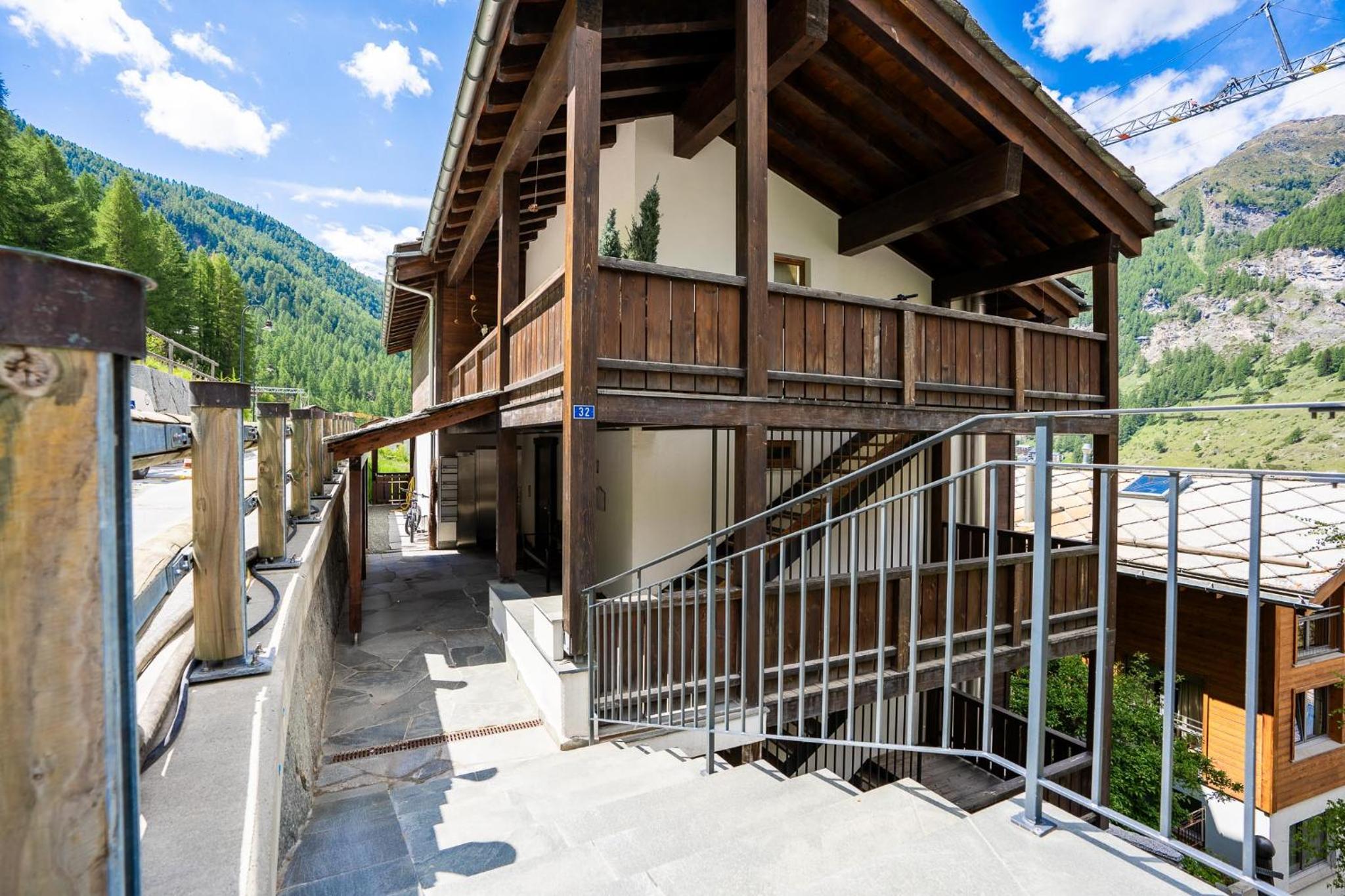 Denali Apartment by HomeFlow