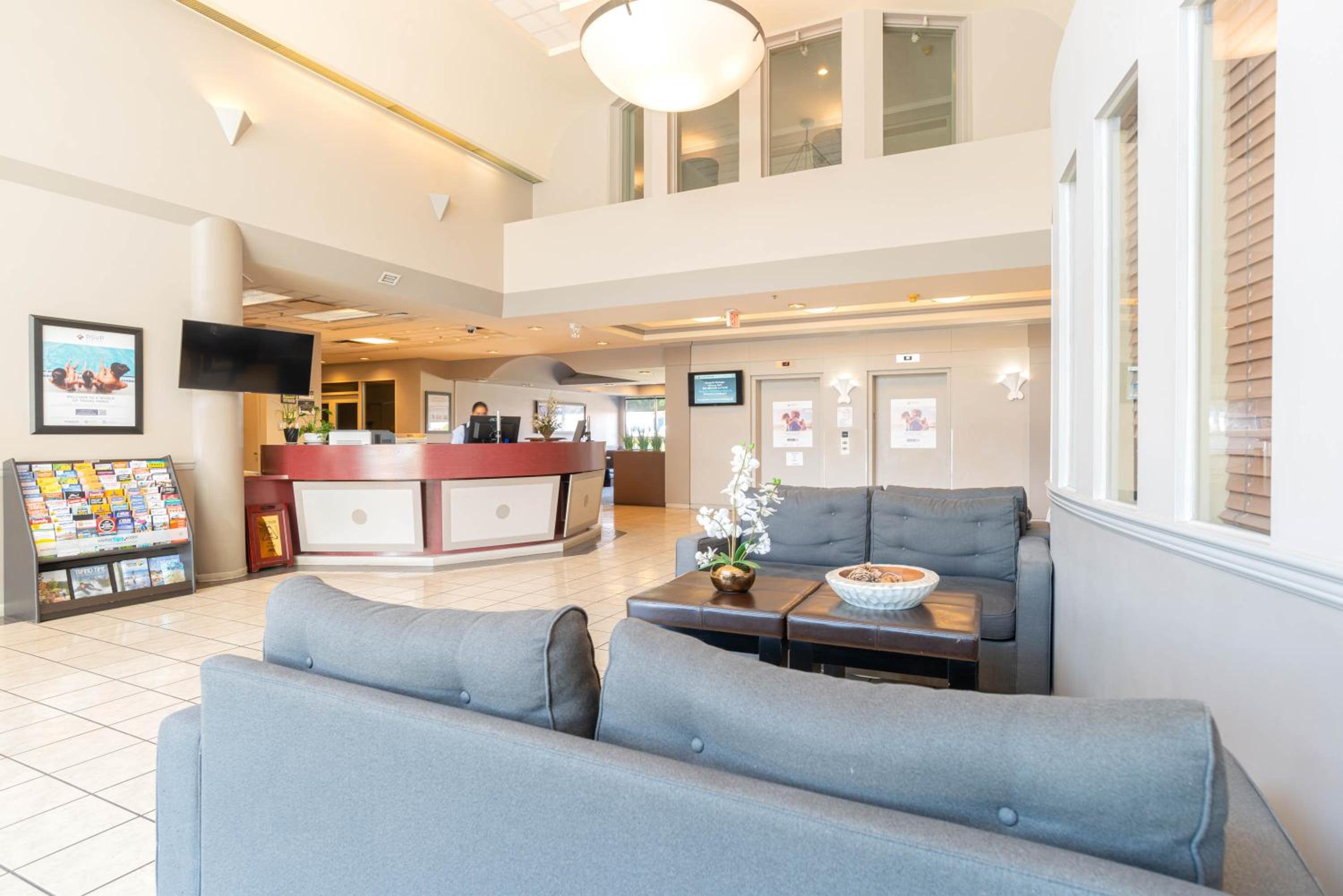 Sandman Hotel Victoria-3