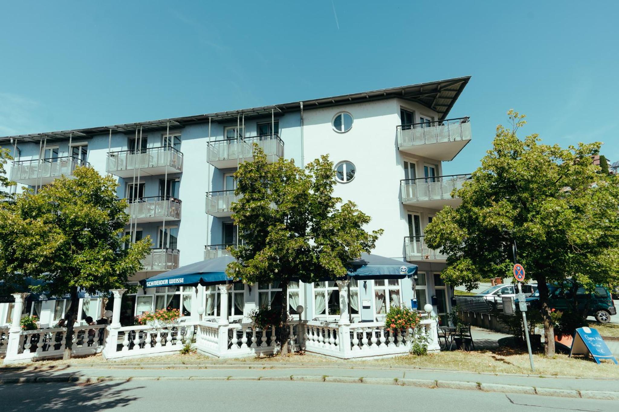 Apartment modern und gemütlich ggü. Uni-Passau, TG-Stellplatz, Balkon