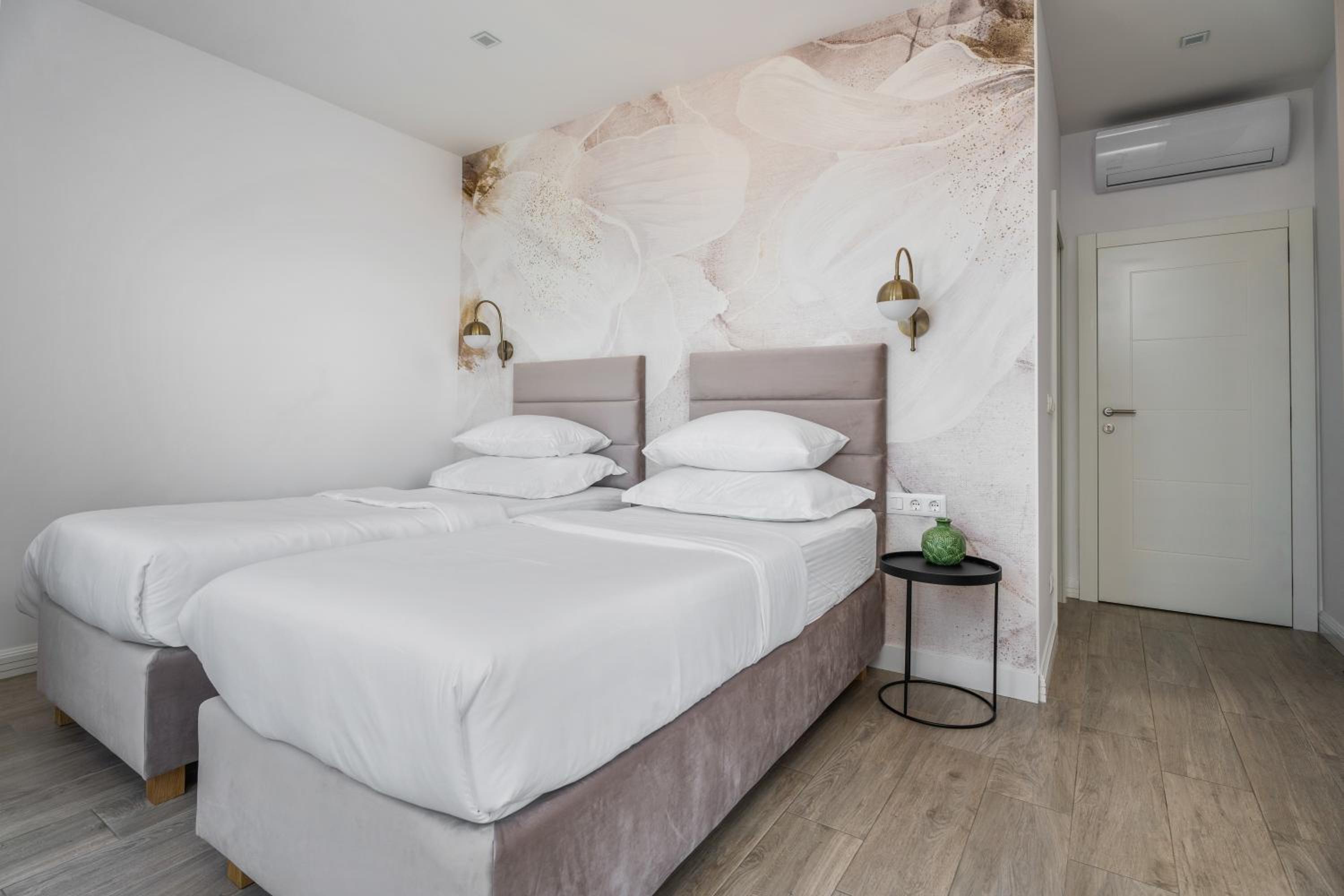 Luxury VILLA BANE, heated private pool and jacuzzi, sandy beach 120m far, 12 pax view 5