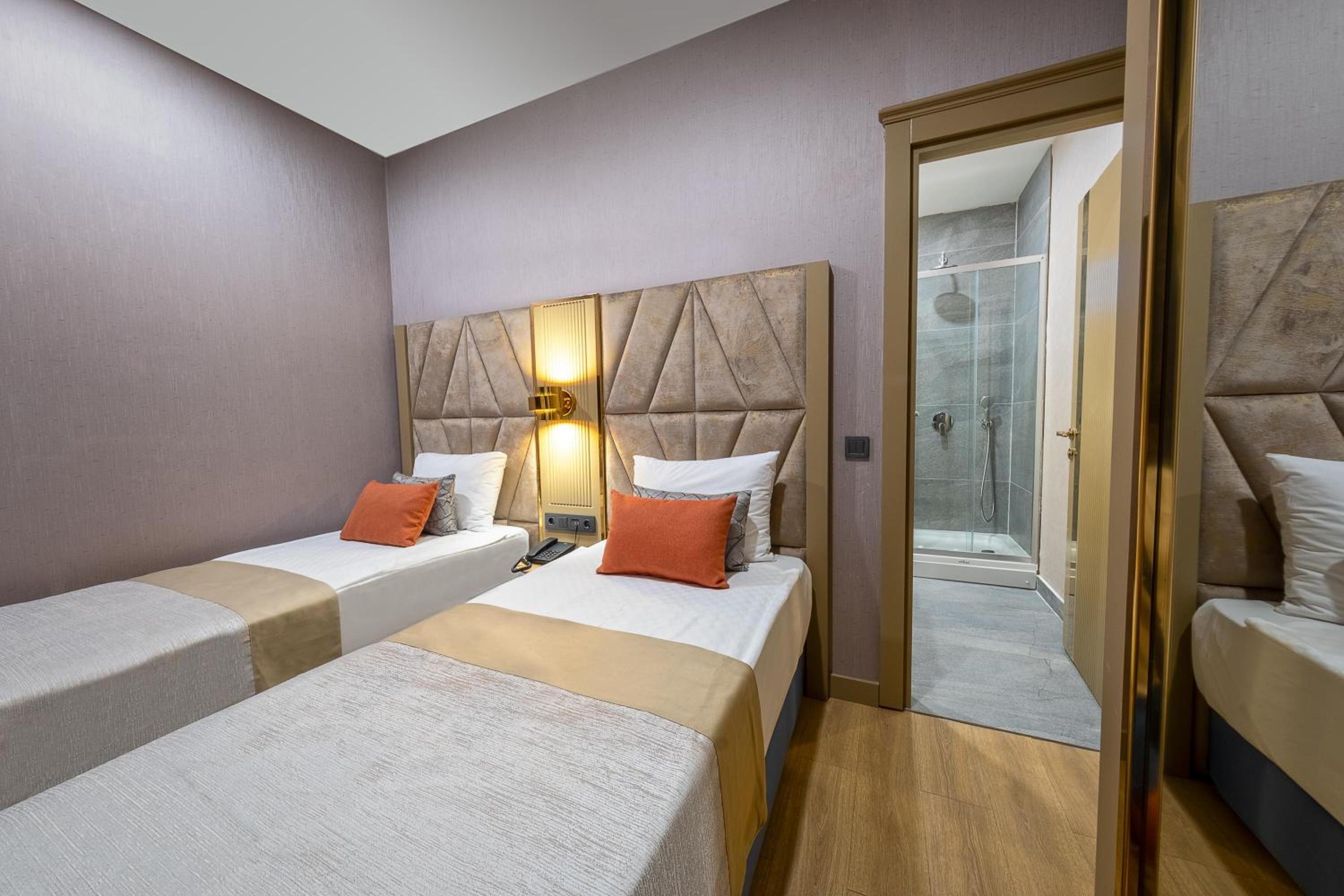 Lago Hotel