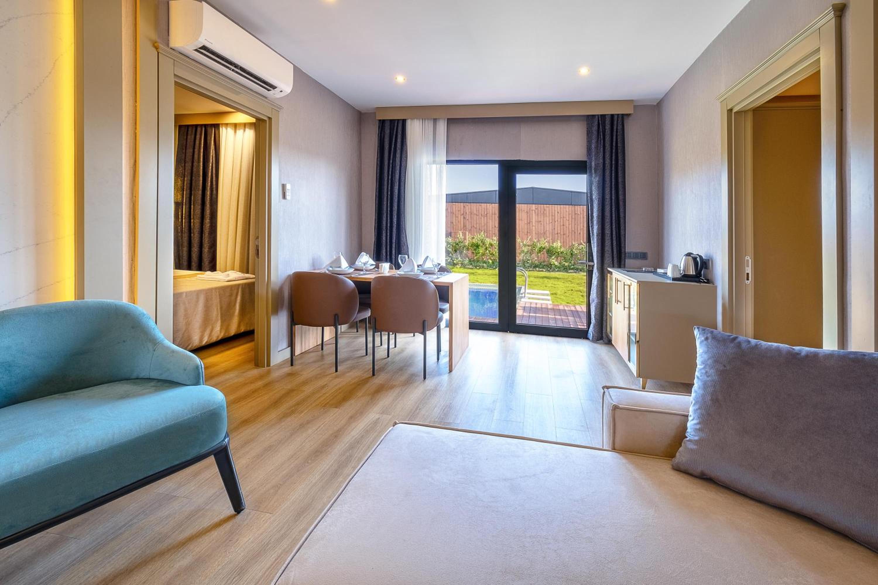 Lago Hotel