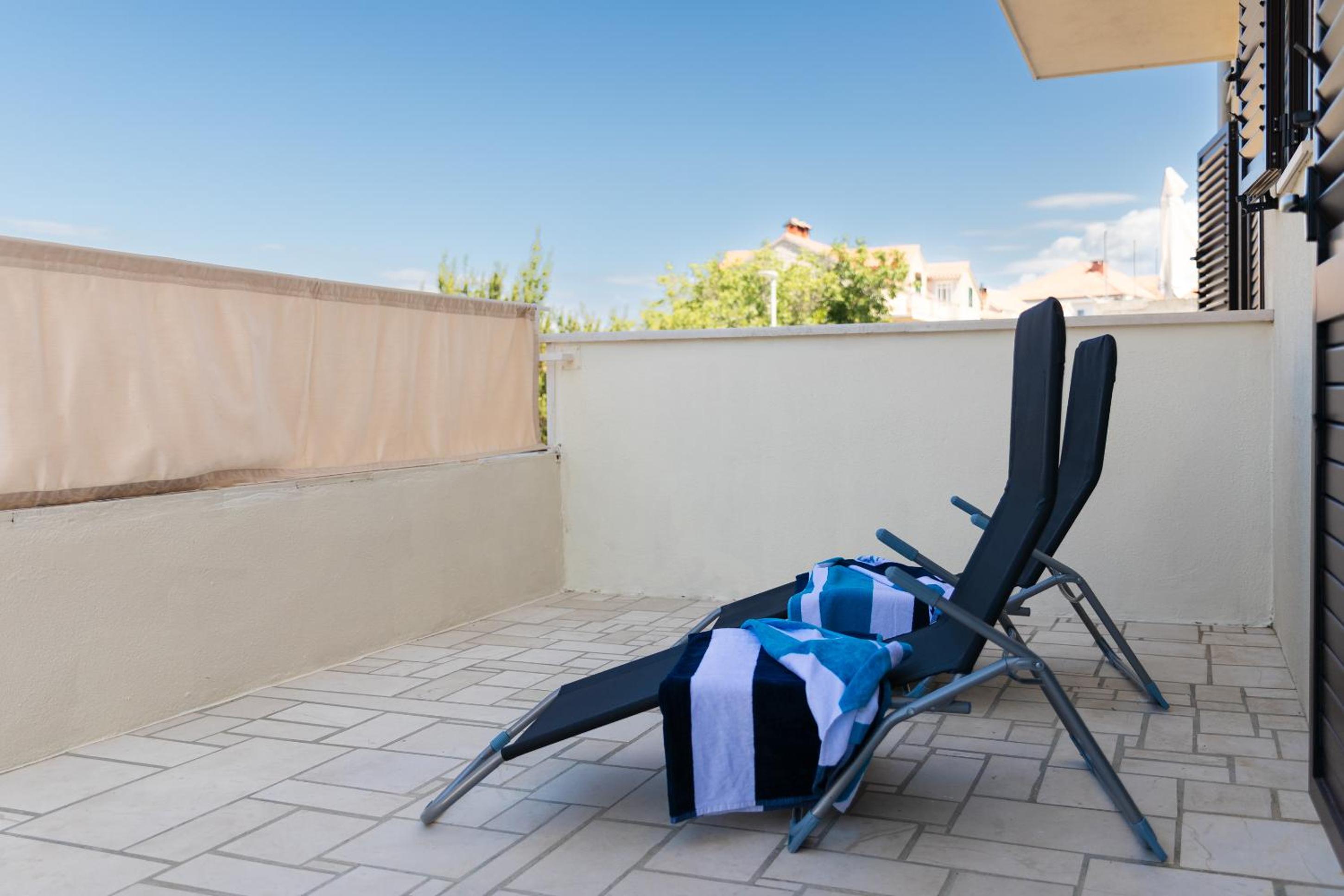 Deluxe apartment BRAČOLET private pool